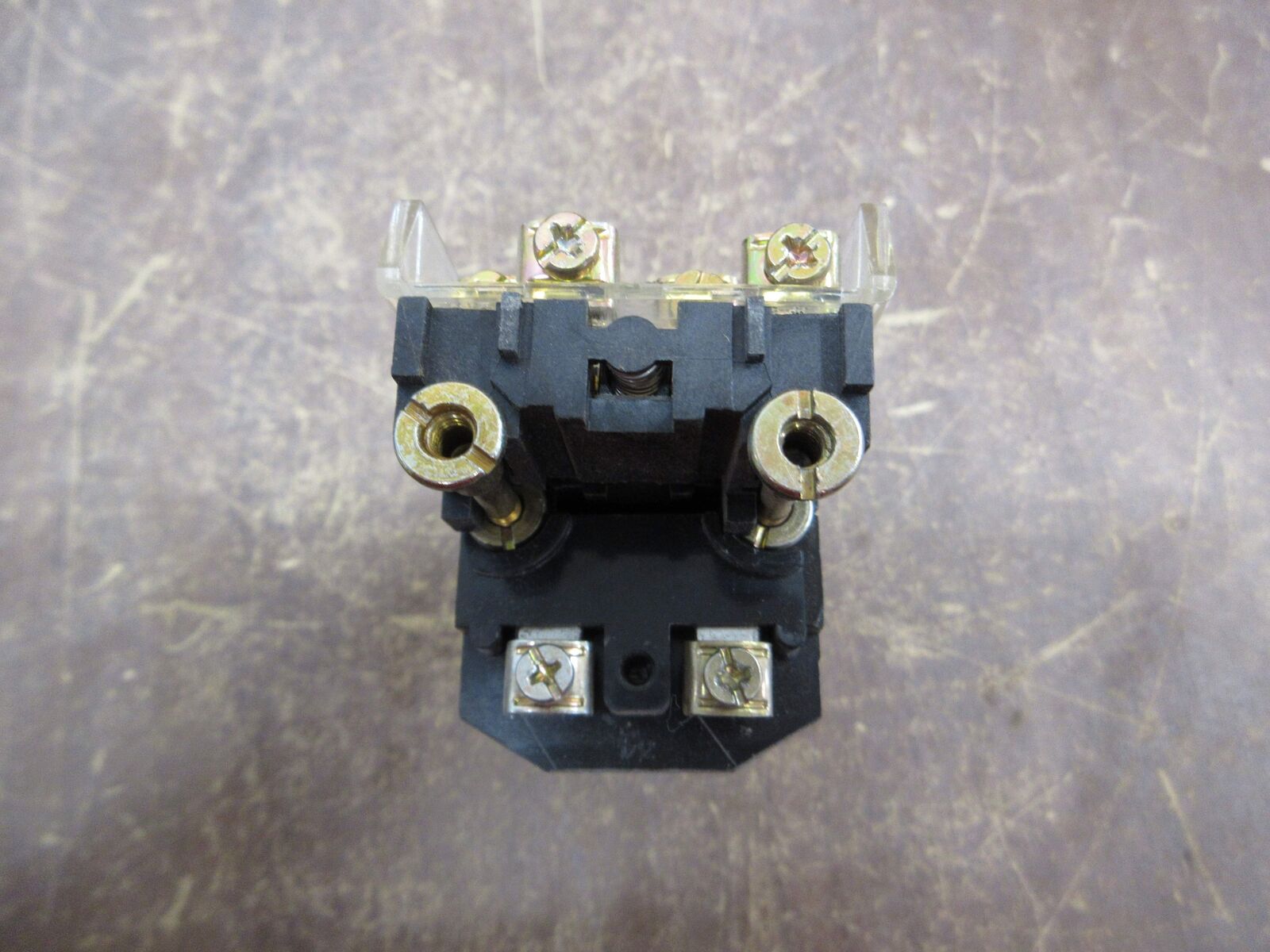Allen-Bradley Illuminated Push Button 800T-PT16 Ser. T Green 120V 50/60Hz Used
