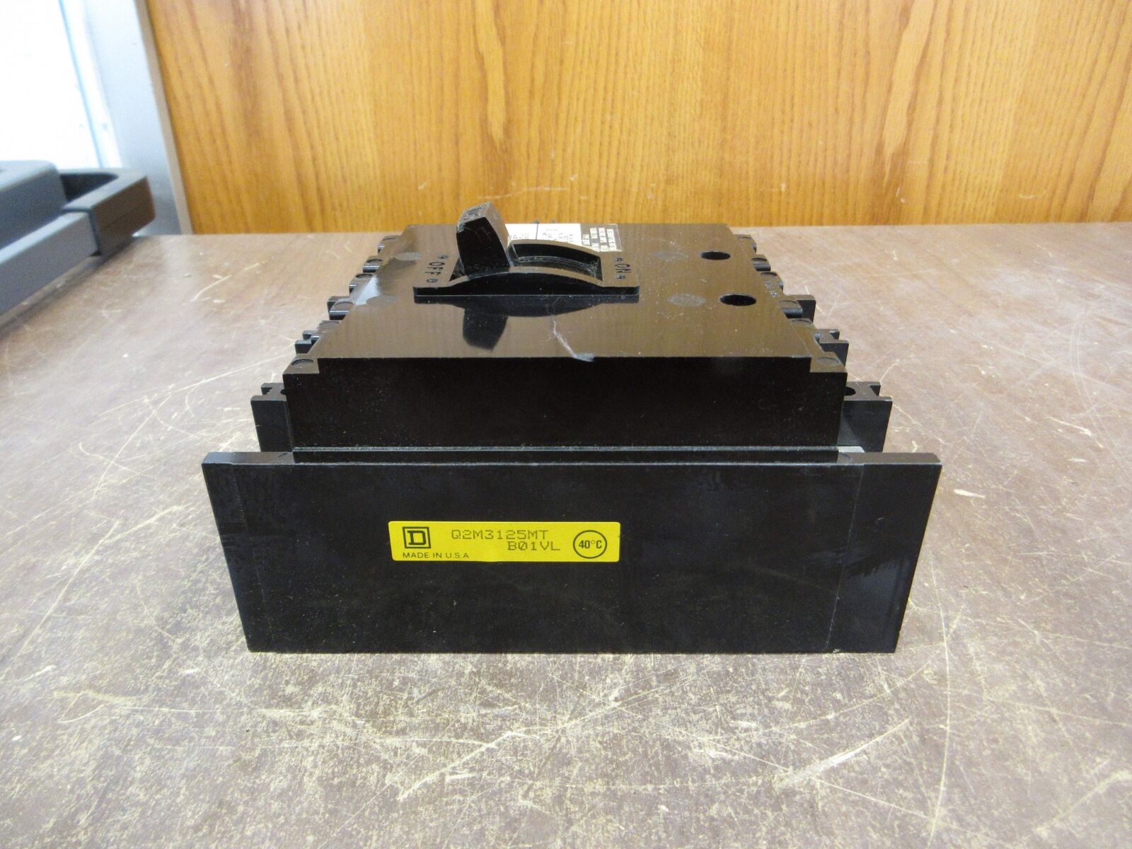 Square D Circuit Breaker Q2M3125MT 125A 240V 3P Used