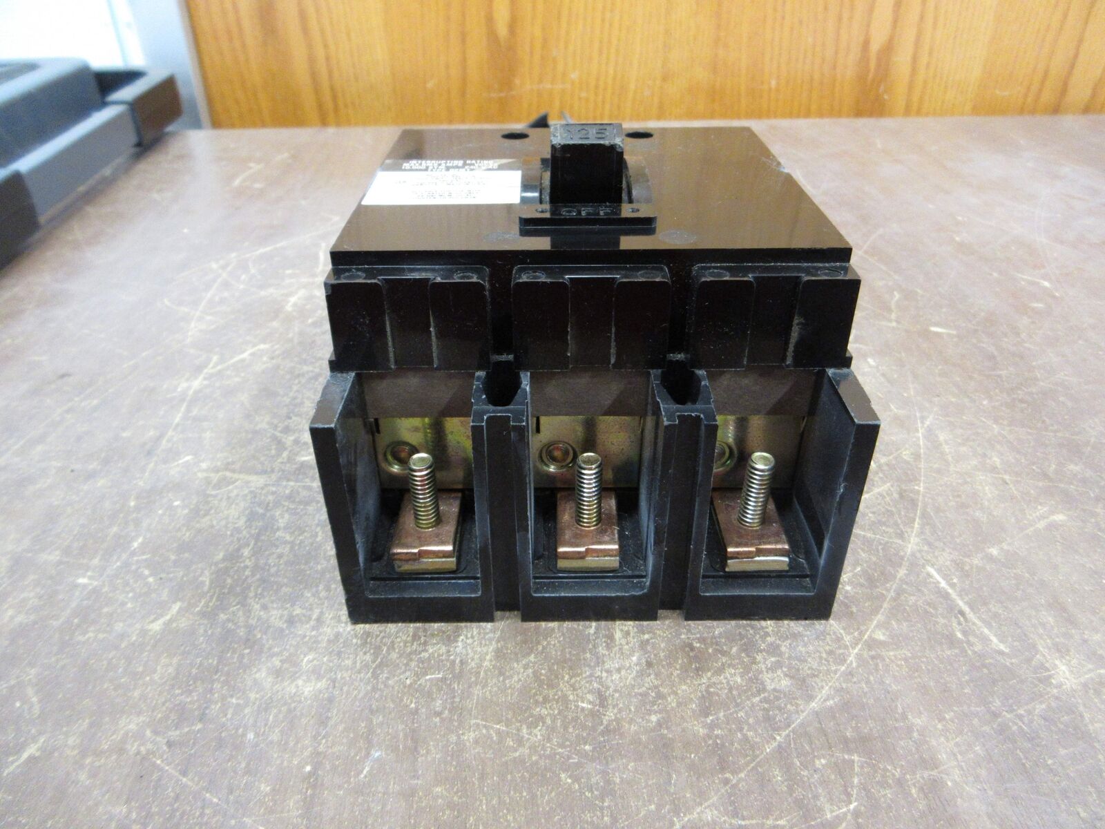 Square D Circuit Breaker Q2M3125MT 125A 240V 3P Used
