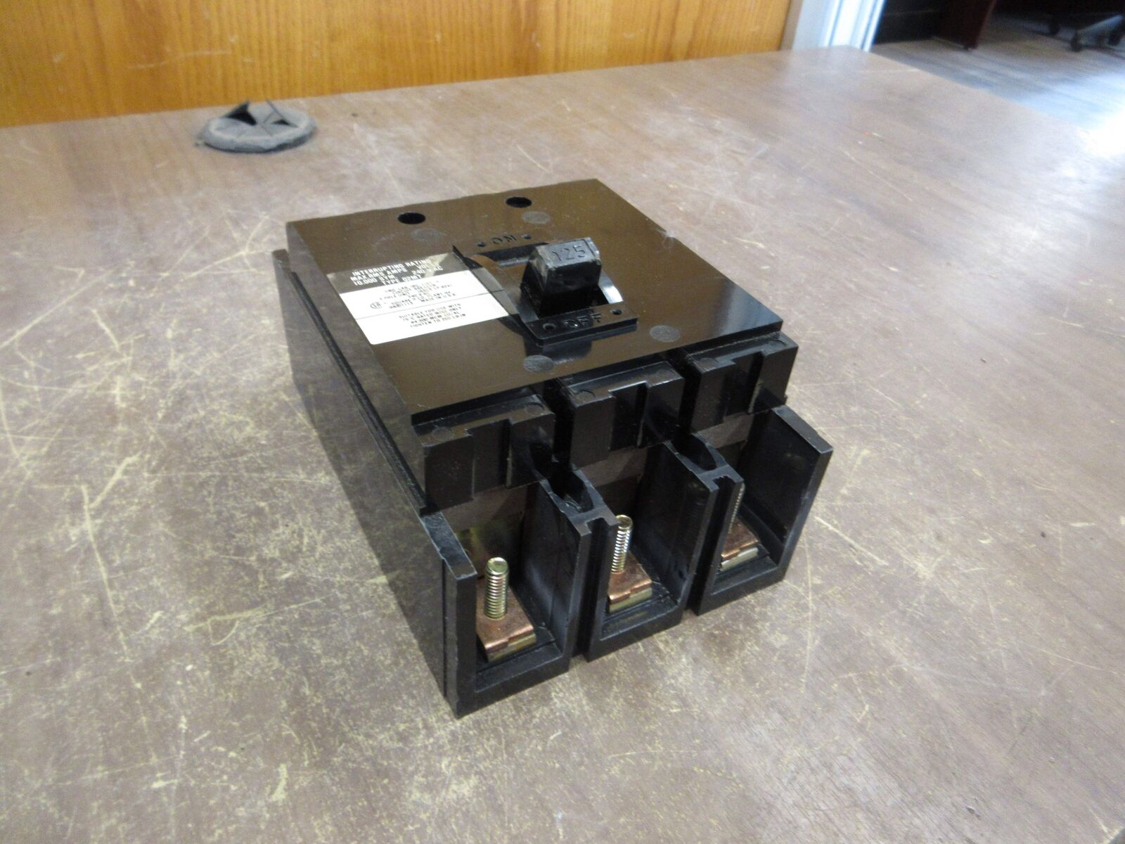 Square D Circuit Breaker Q2M3125MT 125A 240V 3P Used