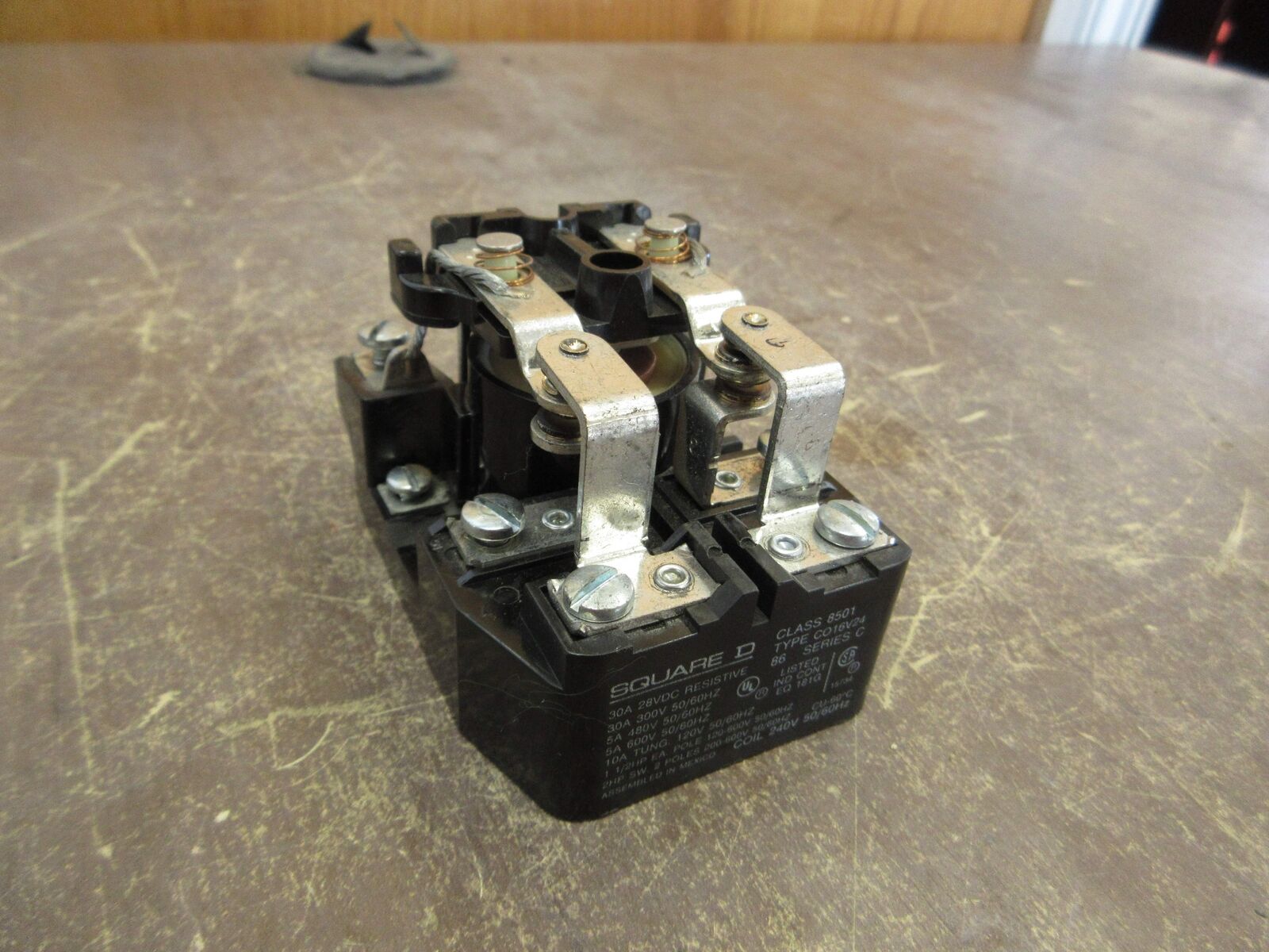 Square D Power Relay 8501 CO16V24 Ser. C 240V Coil *Broken Base* Used