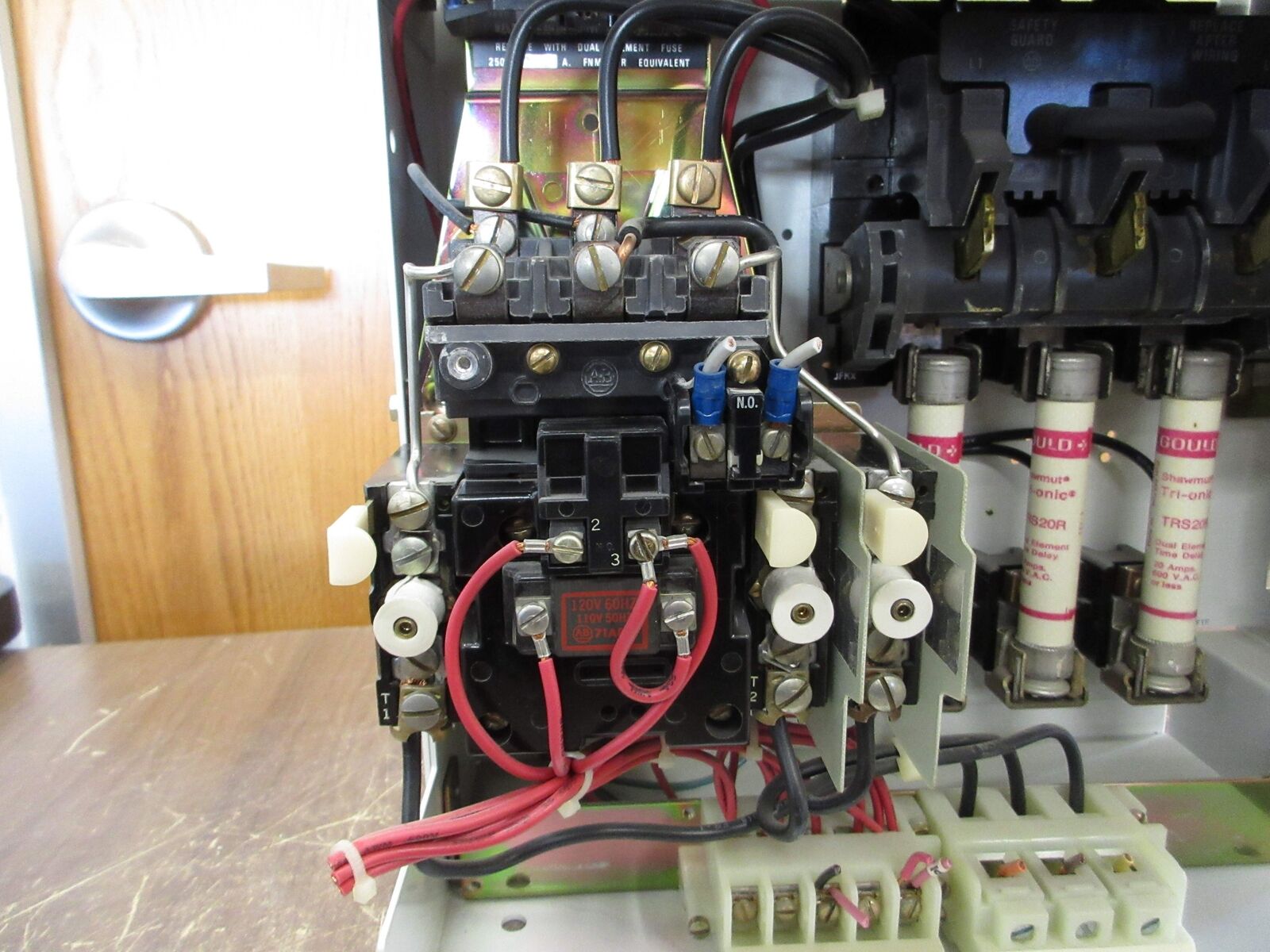 Allen-Bradley Size 1 MCC Bucket 2112B-BAB-3-4R-6-24R 480V 3Ph 60Hz 120V Coil