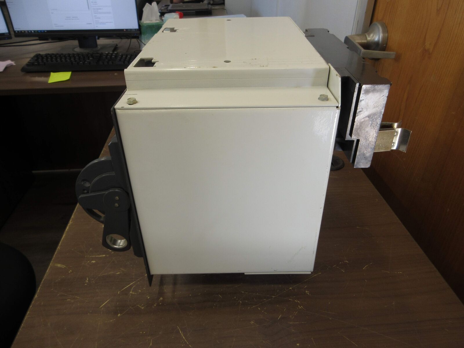 Allen-Bradley Size 1 MCC Bucket 2112B-BAB-3-4R-6-24R 480V 3Ph 60Hz 120V Coil