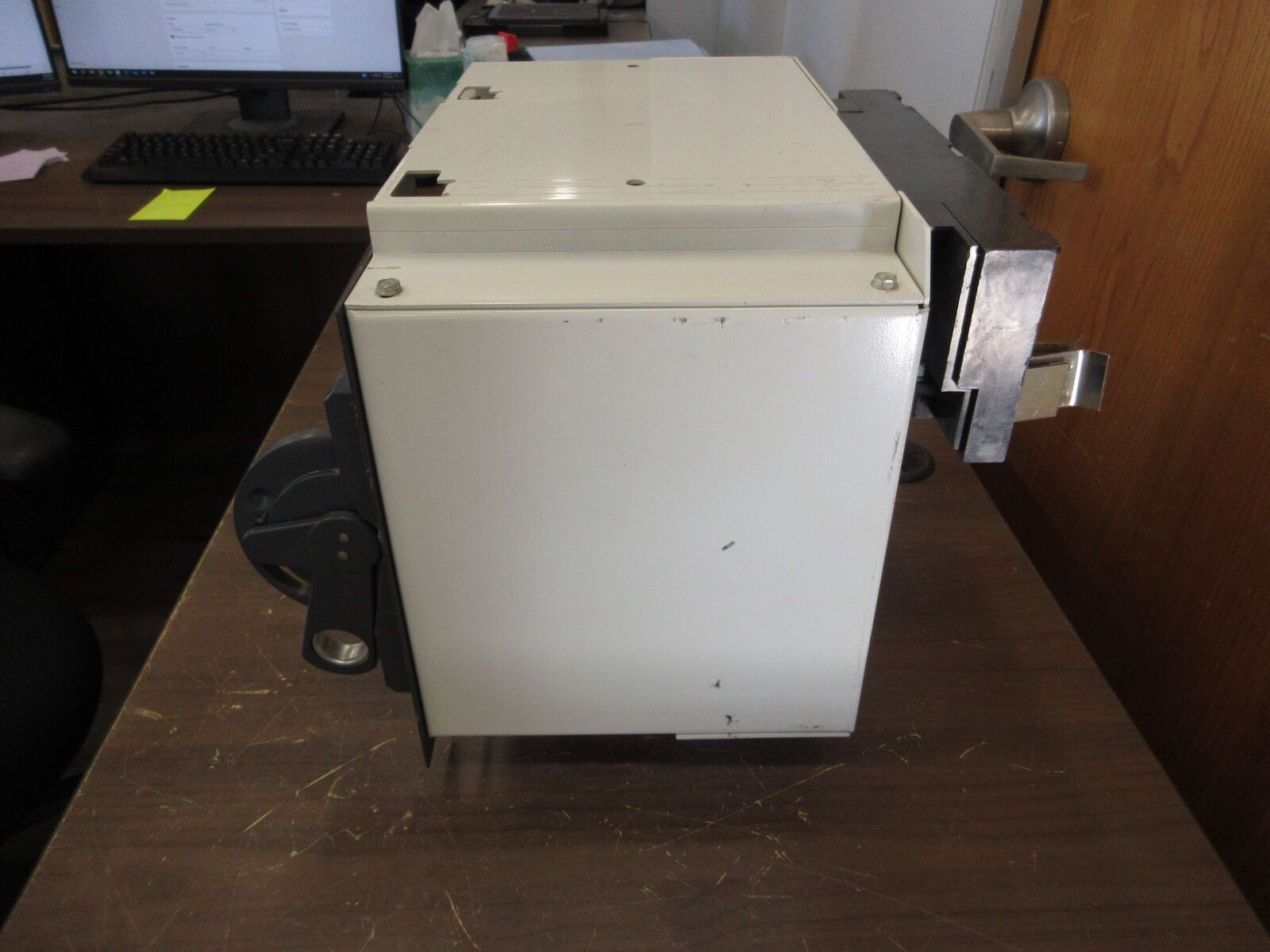 Allen-Bradley Size 1 MCC Bucket 2112B-BAB-3-4R-6-24R 480V 3Ph 60Hz 120V Coil