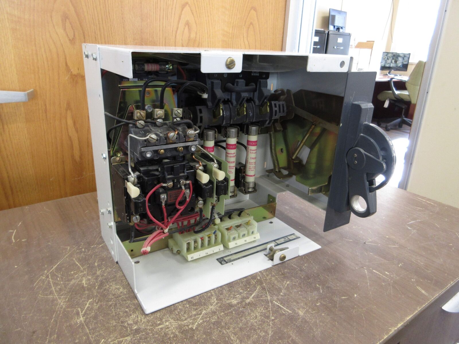 Allen-Bradley Size 1 MCC Bucket 2112B-BAB-3-4R-6-24R 480V 3Ph 60Hz 120V Coil