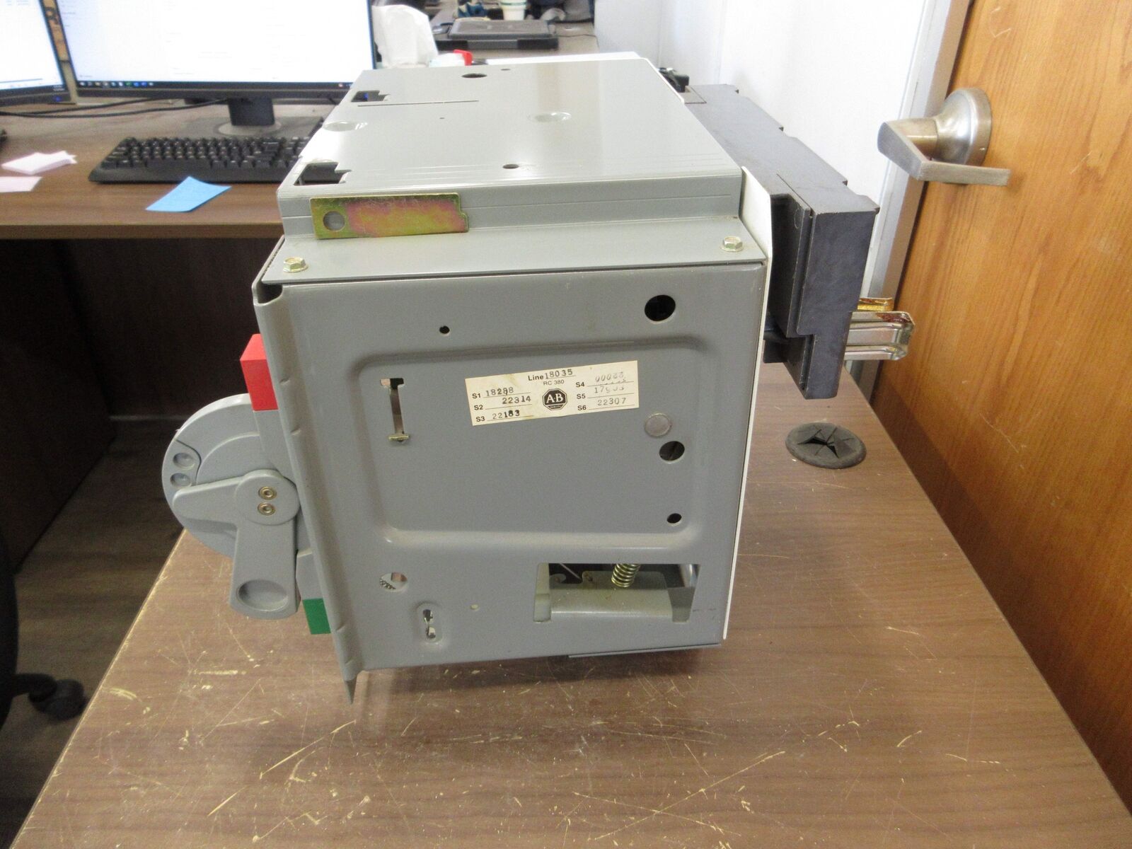 Allen-Bradley Size 1 MCC Bucket 2112B-BDB-4R-6P-24R-9000 480V 3Ph 60Hz 120V Coil