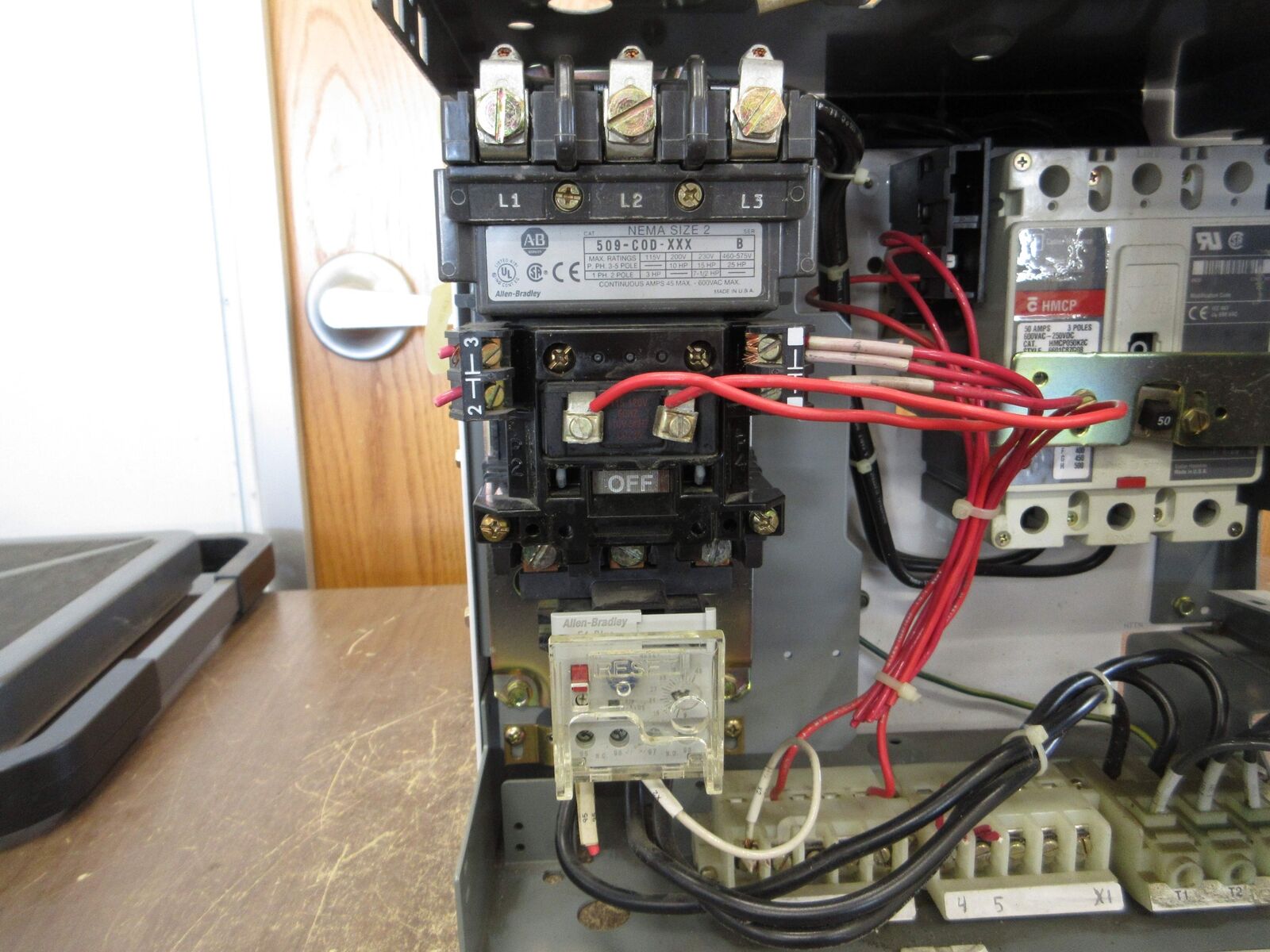 Allen-Bradley Size 2 MCC Bucket YUGWQY923/1AW 480V 3Ph 60Hz 120V Coil *No Door*