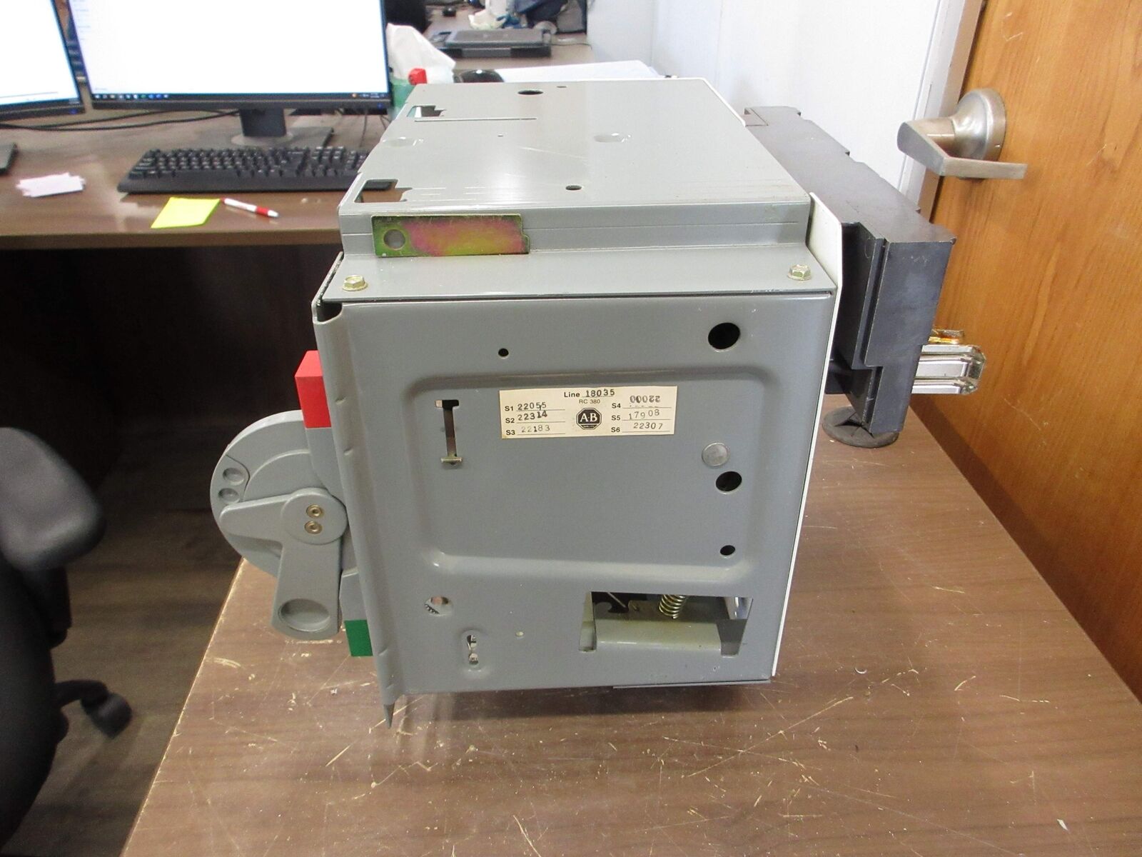 Allen-Bradley Size 1 MCC Bucket 2112B-BDB-4R-6P-24R-9000 480V 3Ph 60Hz 120V Coil