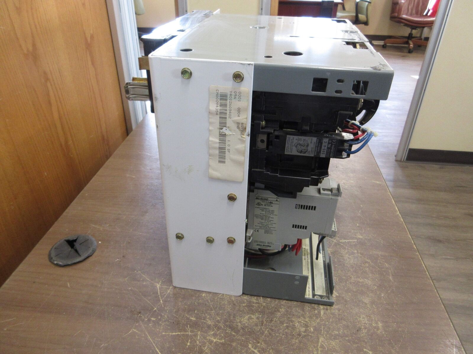Allen-Bradley Size 1 MCC Bucket YUGWQY923/1AS 480V 3Ph 60Hz 120V Coil w/ Door