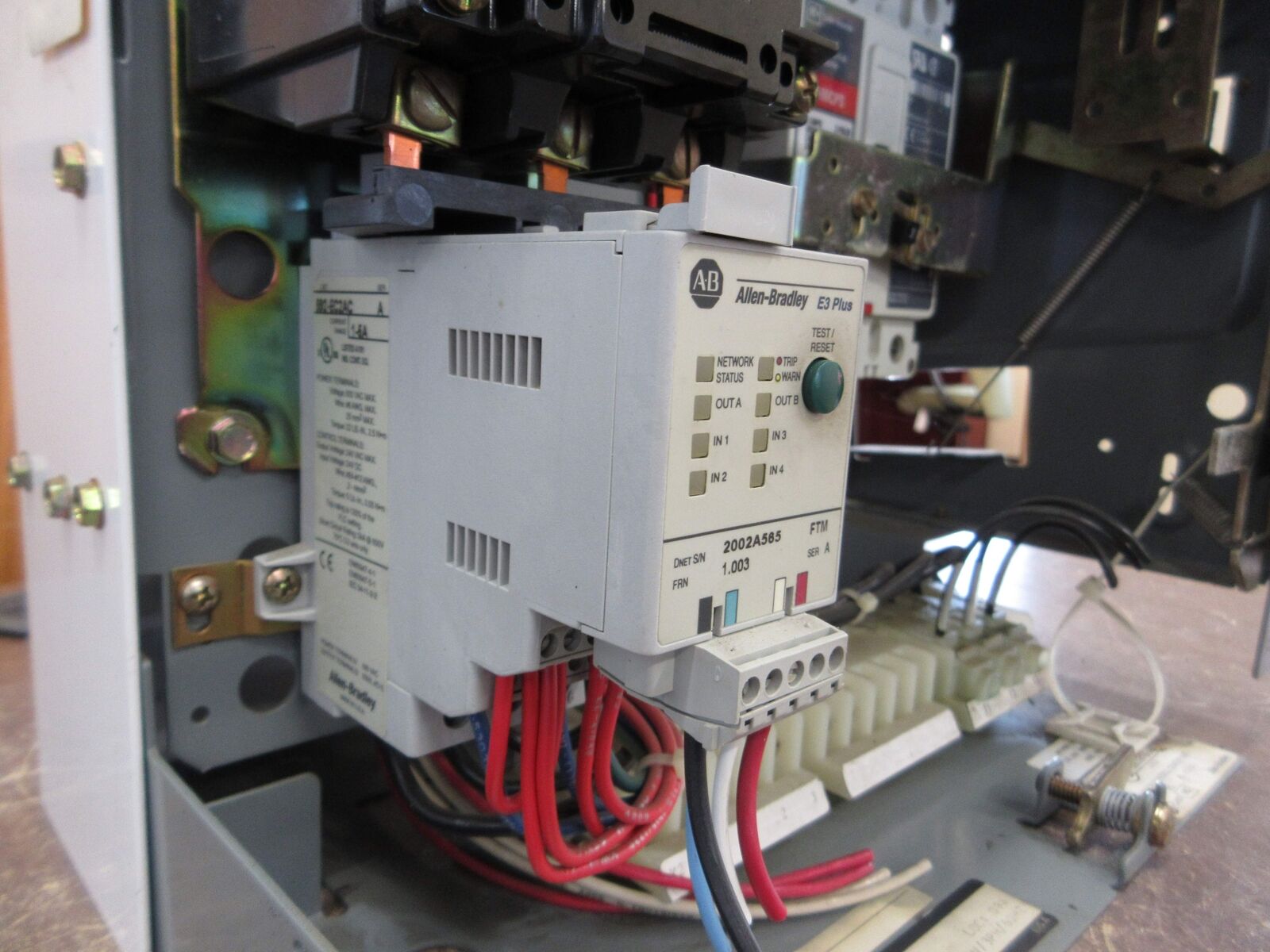 Allen-Bradley Size 1 MCC Bucket YUGWQY923/1AS 480V 3Ph 60Hz 120V Coil w/ Door