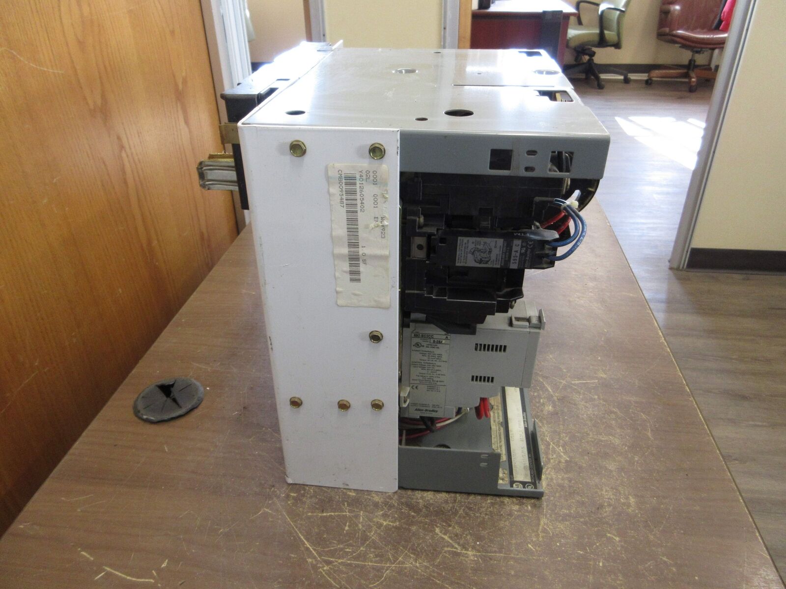 Allen-Bradley Size 1 MCC Bucket YUGWQY923/1AN 480V 3Ph 60Hz 120V Coil w/ Door