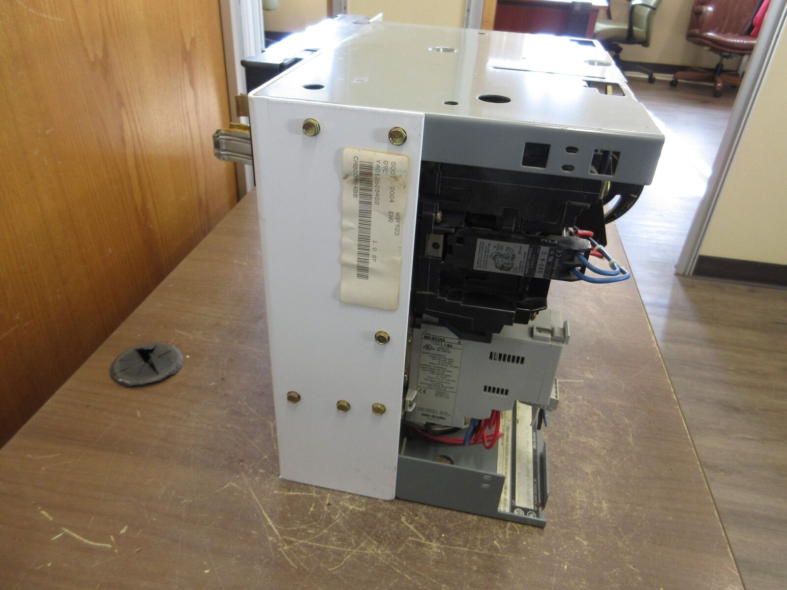 Allen-Bradley Size 1 MCC Bucket YUGWQY923/1AK 480V 3Ph 60Hz 120V Coil w/ Door