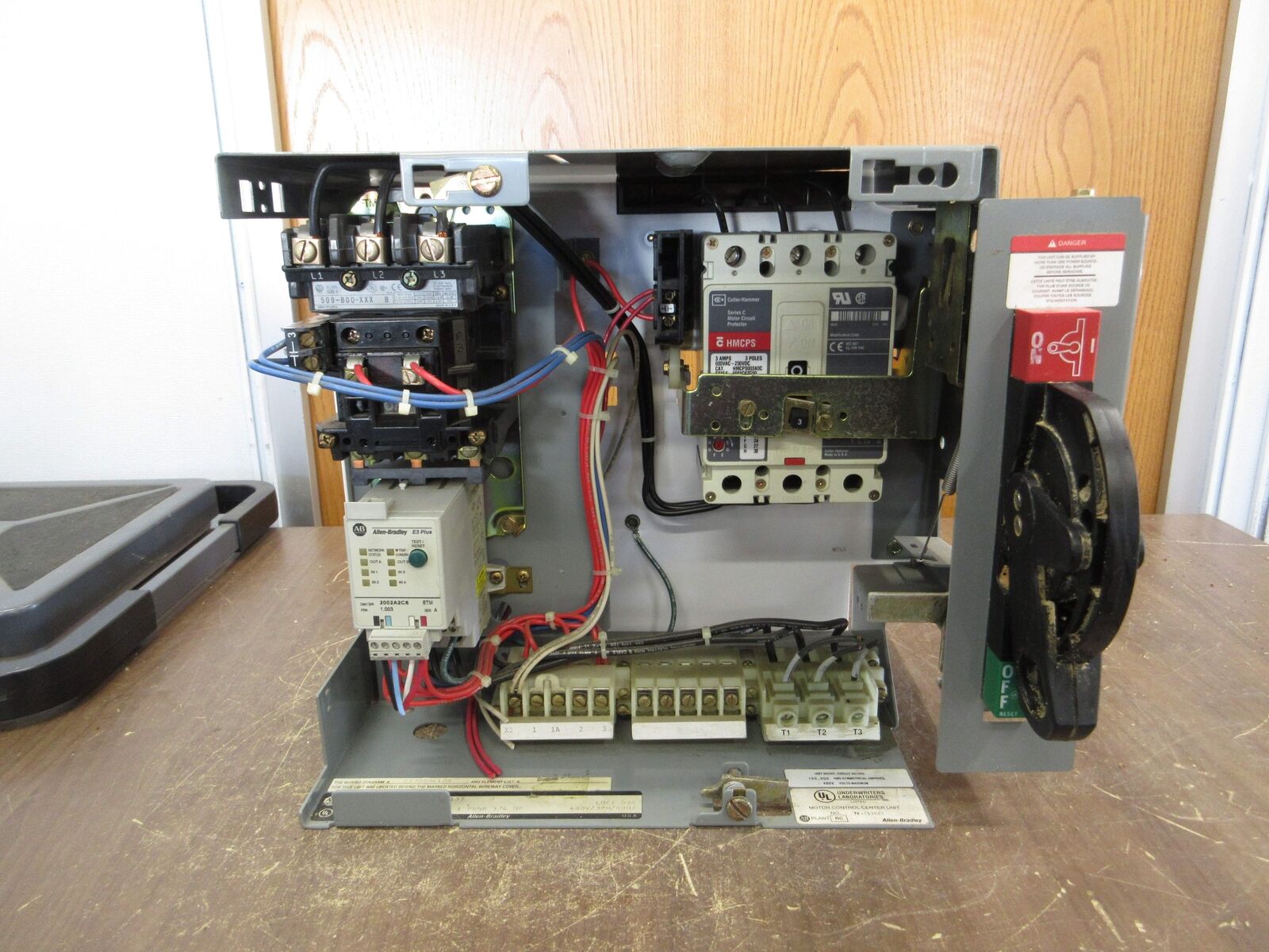 Allen-Bradley Size 1 MCC Bucket YUGWQY923/1AK 480V 3Ph 60Hz 120V Coil w/ Door