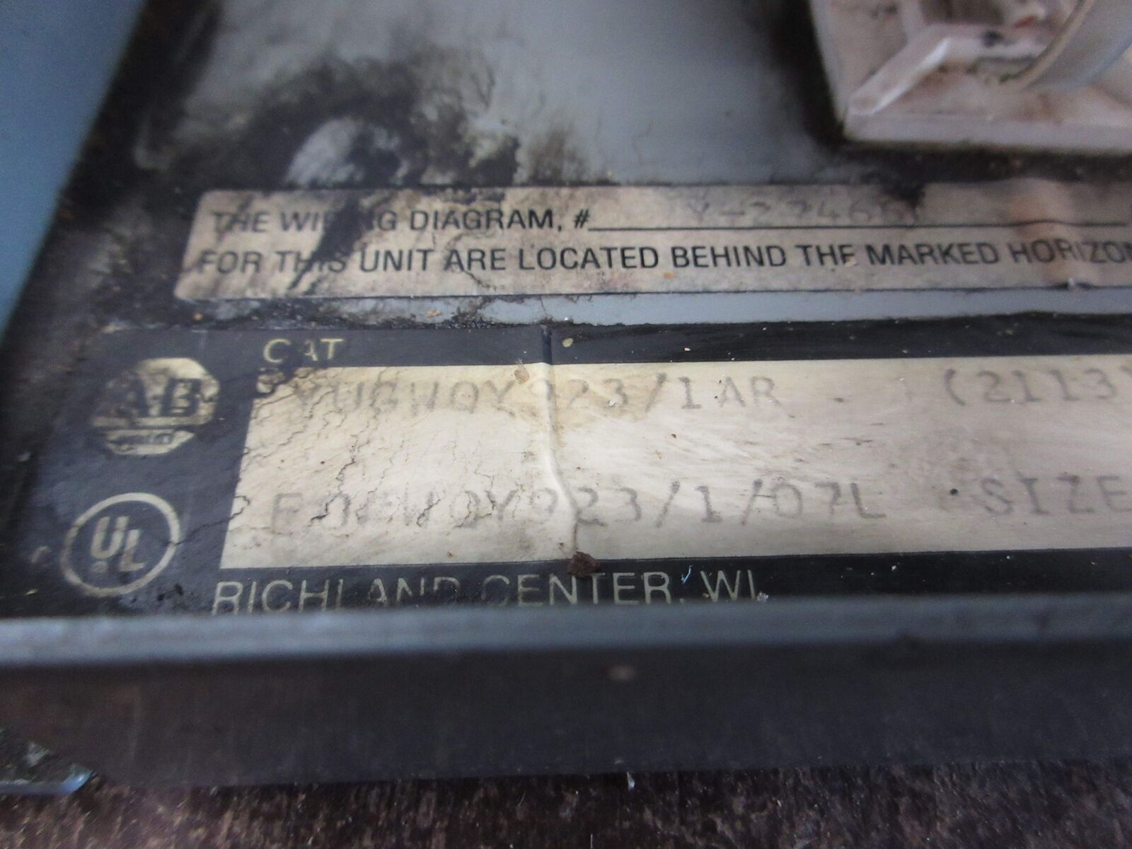 Allen-Bradley Size 1 MCC Bucket YUGWQY923/1AR 480V 3Ph 60Hz 120V Coil w/ Door