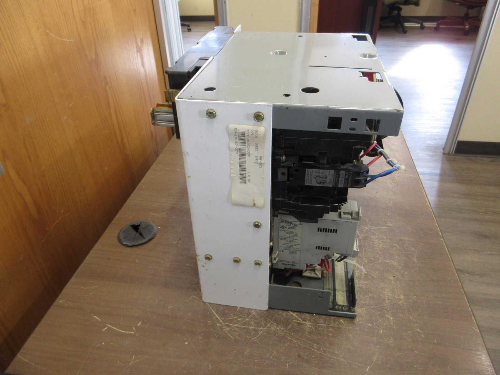 Allen-Bradley Size 1 MCC Bucket YUGWQY923/1AR 480V 3Ph 60Hz 120V Coil w/ Door
