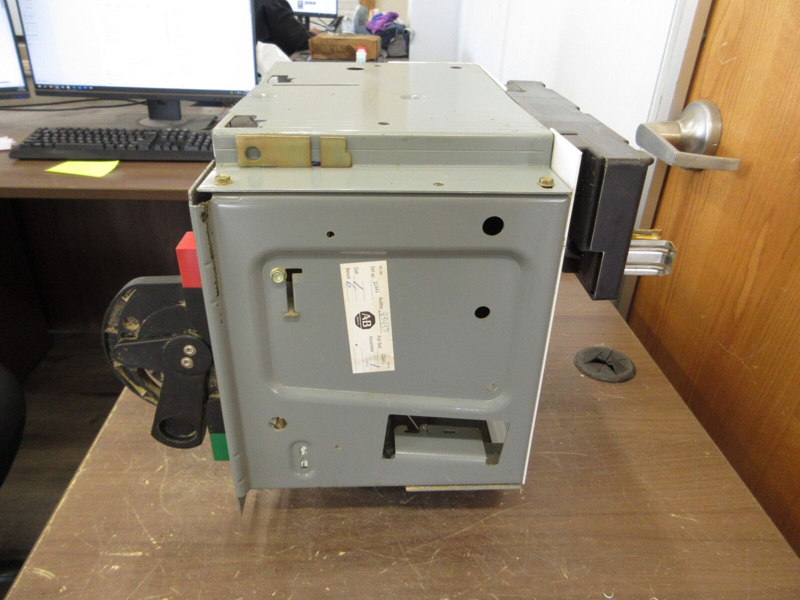 Allen-Bradley Size 1 MCC Bucket YUGWQY923/1AR 480V 3Ph 60Hz 120V Coil w/ Door