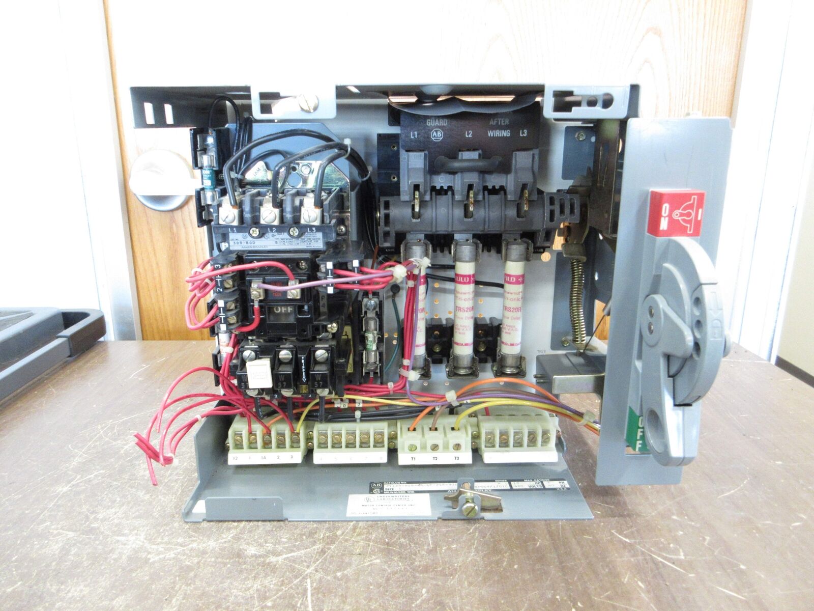 Allen-Bradley Size 1 MCC Bucket 2112B-BDB-4R-6P-24R-9000 480V 3Ph 60Hz 120V Coil