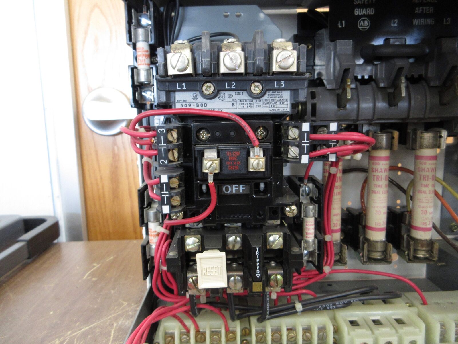 Allen-Bradley Size 1 MCC Bucket 2112B-BDB-4R-6P-24R-9000 480V 3Ph 60Hz 120V Coil