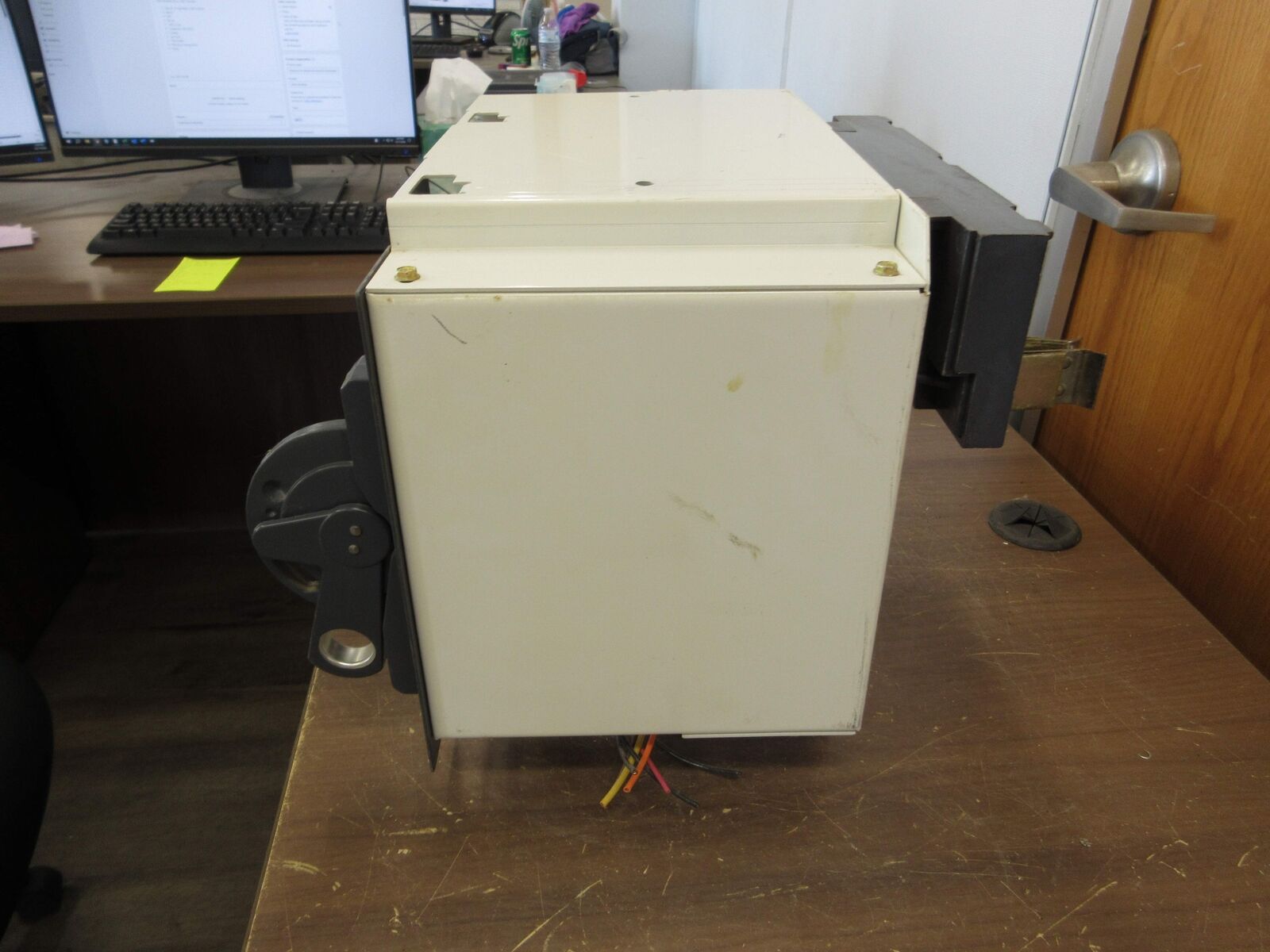 Allen-Bradley Size 1 MCC Bucket 2112B-BDB-3-4R-6-24SP 480V 3Ph 60Hz 120V Coil