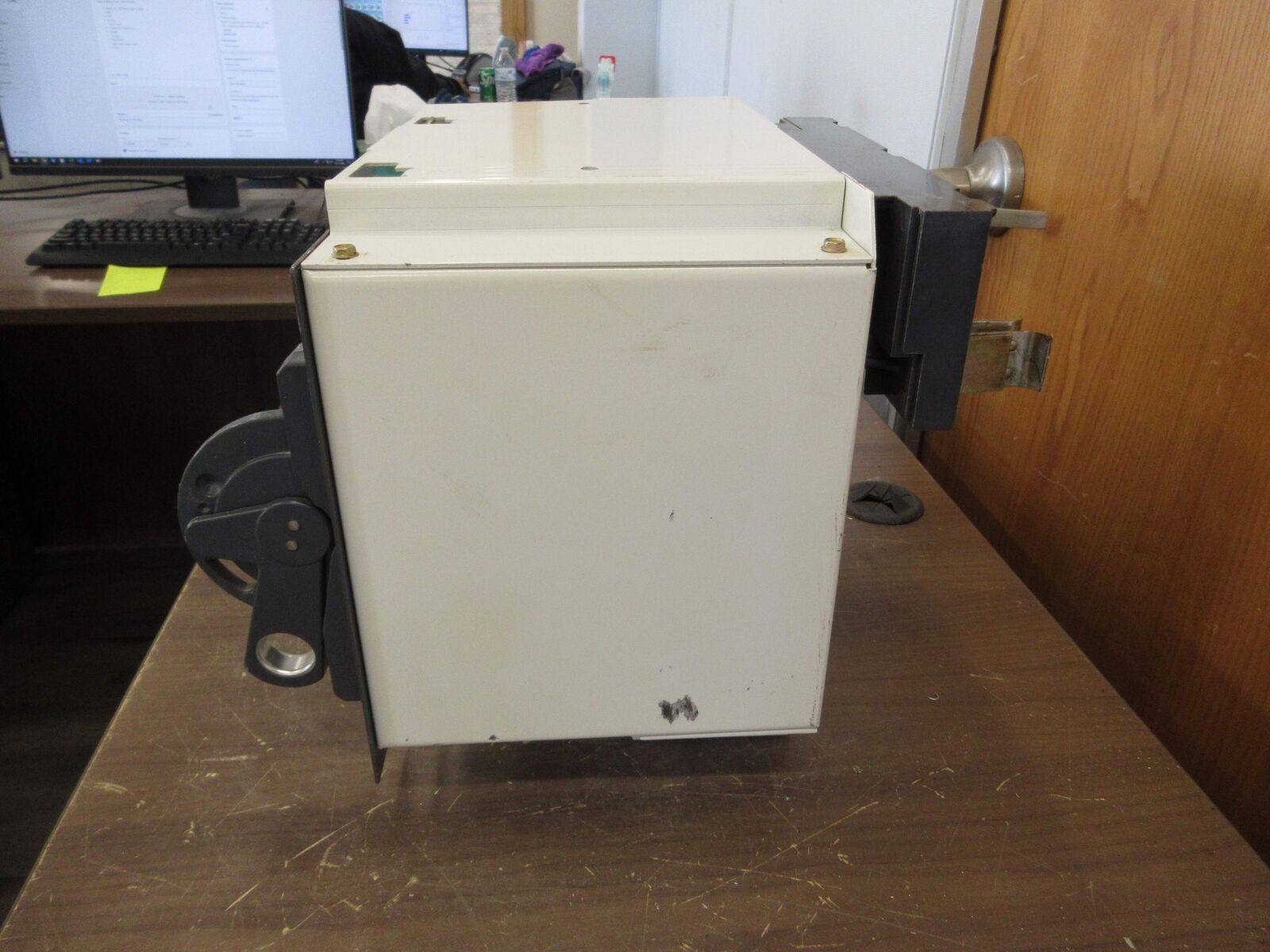 Allen-Bradley Size 1 MCC Bucket 2112B-BDB-3-4R-6-24SP 480V 3Ph 60Hz 120V Coil