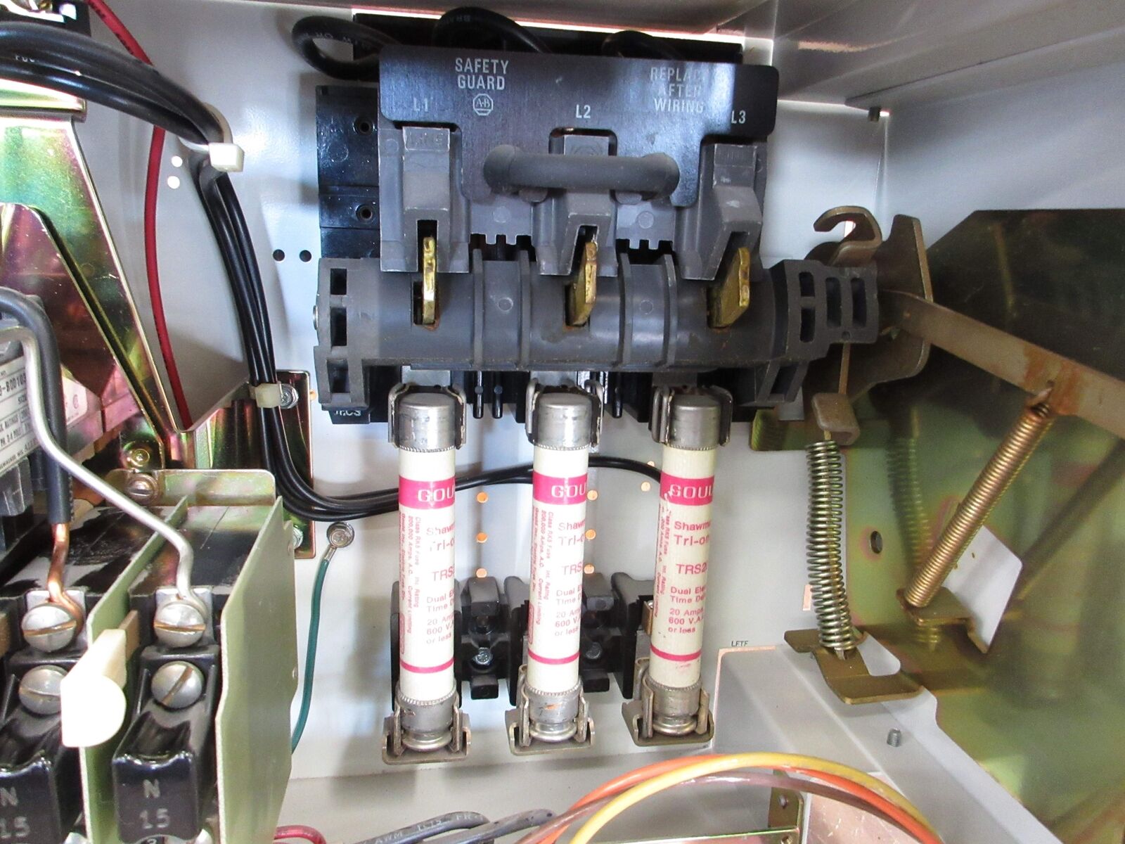 Allen-Bradley Size 1 MCC Bucket 2112B-BAB-3-4R-6-24R 480V 3Ph 60Hz 120V Coil