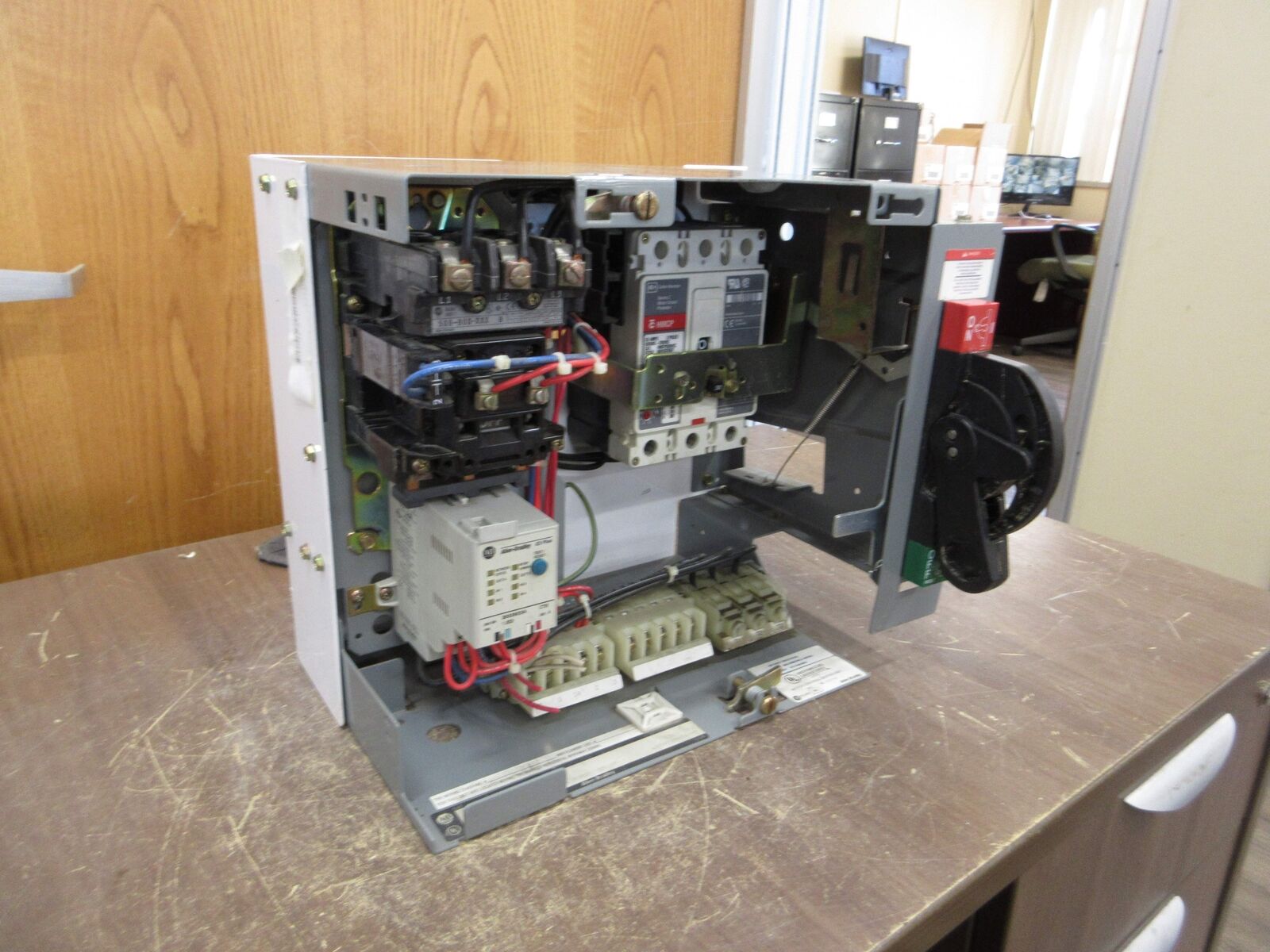 Allen-Bradley Size 1 MCC Bucket YUGWQY923/1AN 480V 3Ph 60Hz 120V Coil