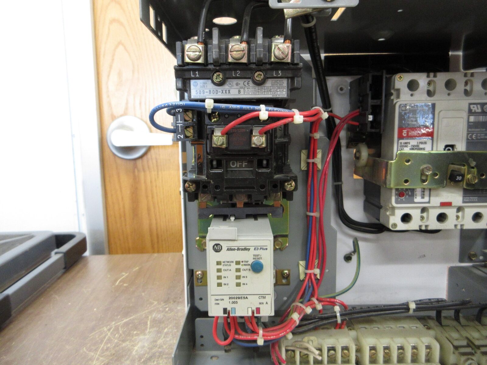 Allen-Bradley Size 1 MCC Bucket YUGWQY923/1AN 480V 3Ph 60Hz 120V Coil
