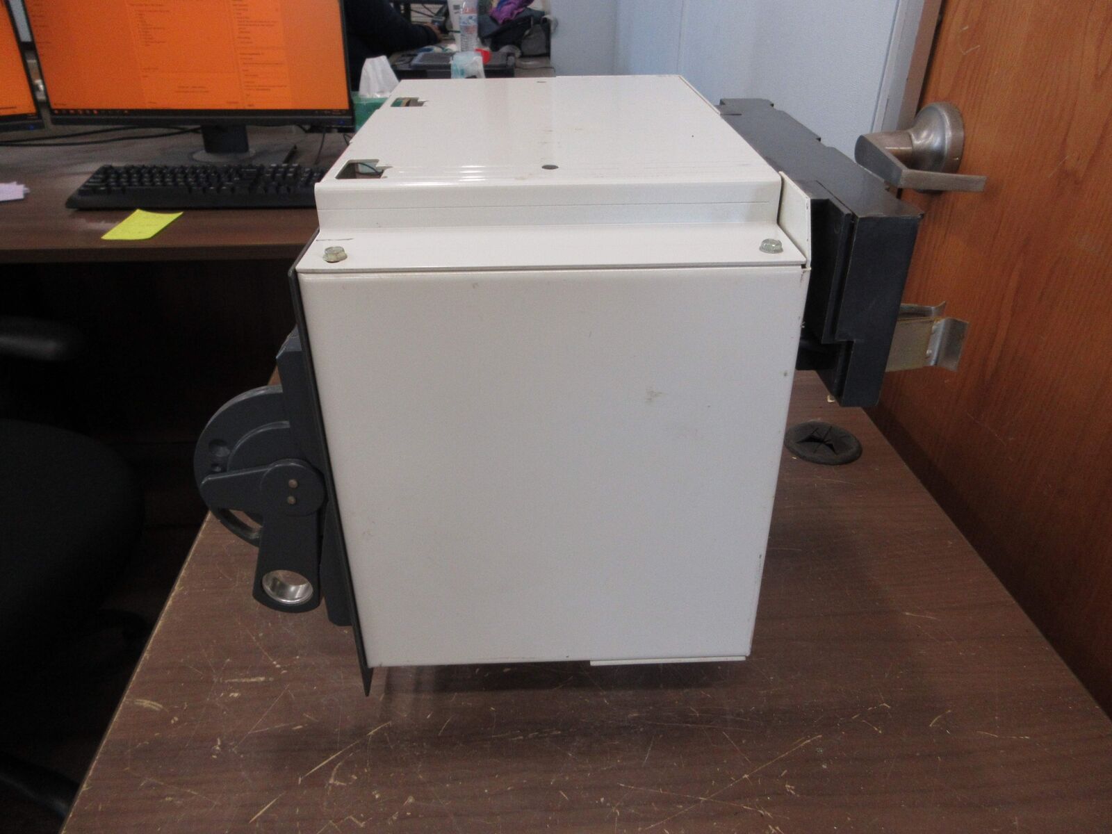 Allen-Bradley Size 1 MCC Bucket 2112B-BAB-3-4R-6-24R 480V 3Ph 60Hz 120V Coil
