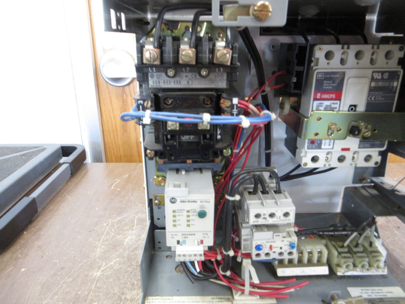 Allen-Bradley Size 1 MCC Bucket YUGWQY923/1AR 480V 3Ph 60Hz 120V Coil