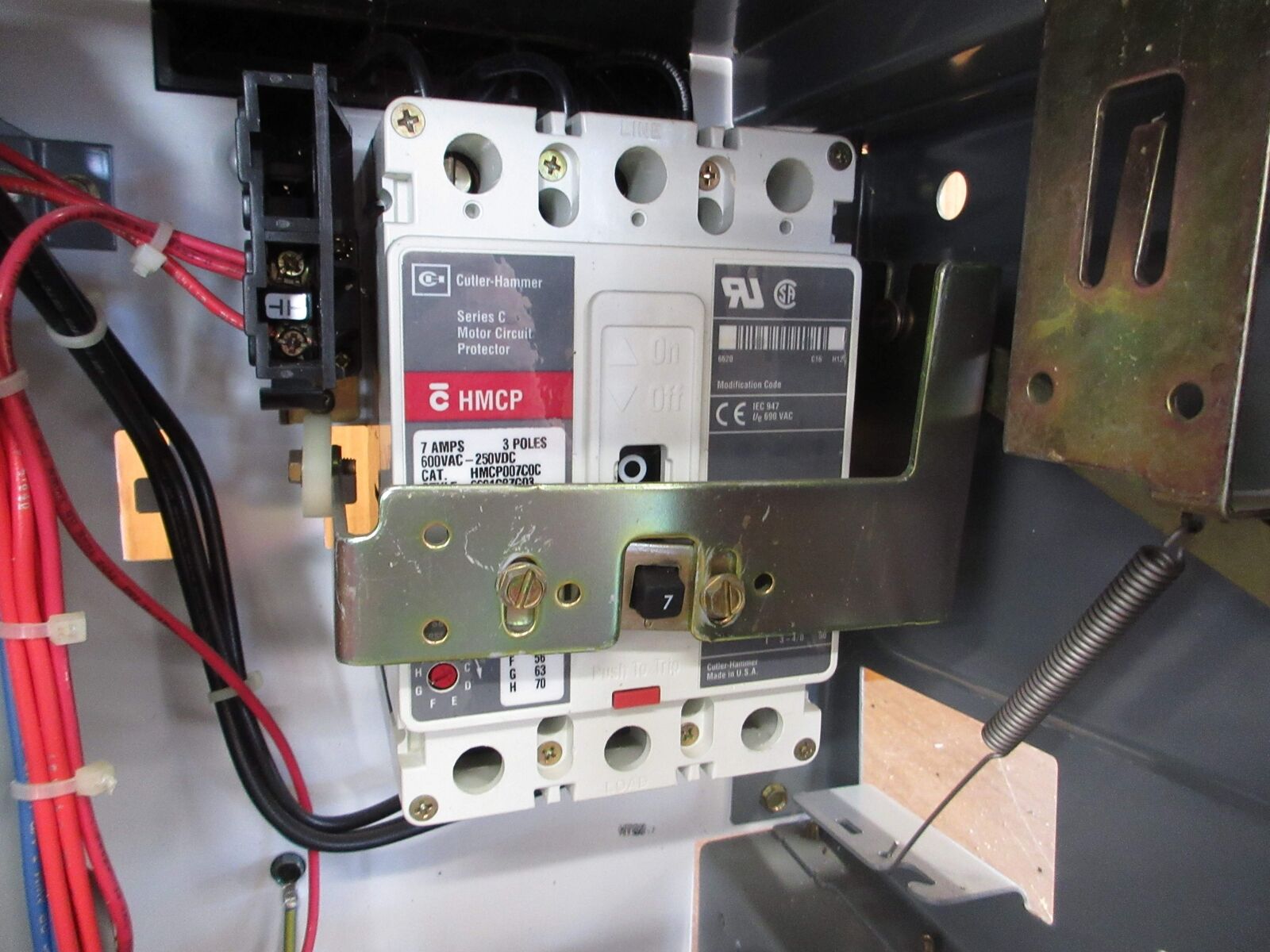 Allen-Bradley Size 1 MCC Bucket YUGWQY923/1AS 480V 3Ph 60Hz 120V Coil w/ Door