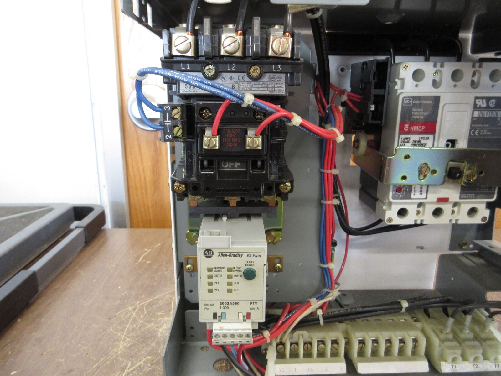 Allen-Bradley Size 1 MCC Bucket YUGWQY923/1AS 480V 3Ph 60Hz 120V Coil w/ Door
