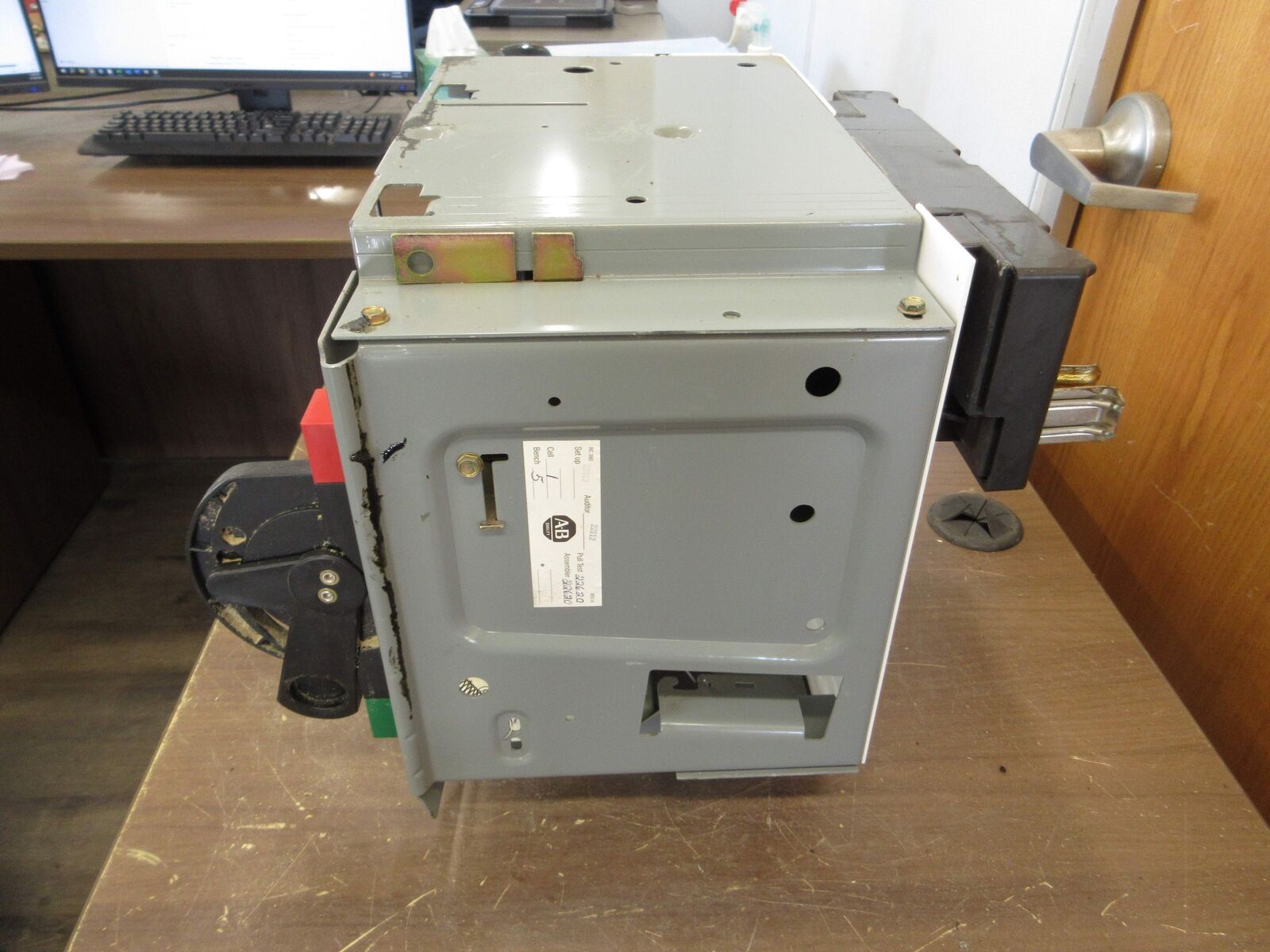 Allen-Bradley Size 1 MCC Bucket YUGWQY923/1AS 480V 3Ph 60Hz 120V Coil w/ Door