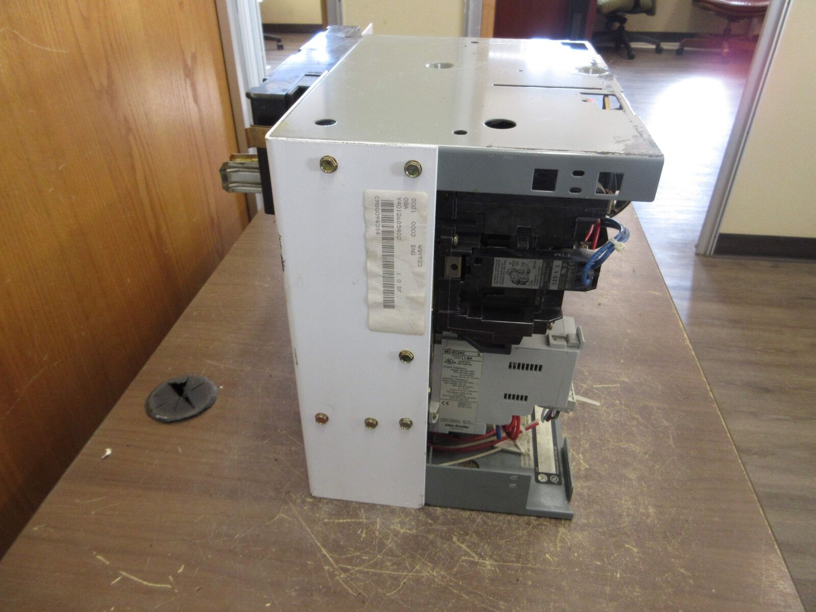 Allen-Bradley Size 1 MCC Bucket YUGWQY923/1AS 480V 3Ph 60Hz 120V Coil w/ Door