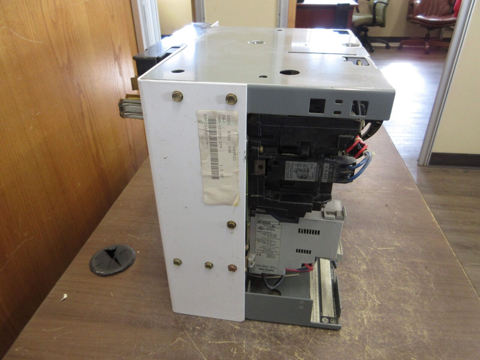 Allen-Bradley Size 1 MCC Bucket YUGWQY923/1AR 480V 3Ph 60Hz 120V Coil w/ Door