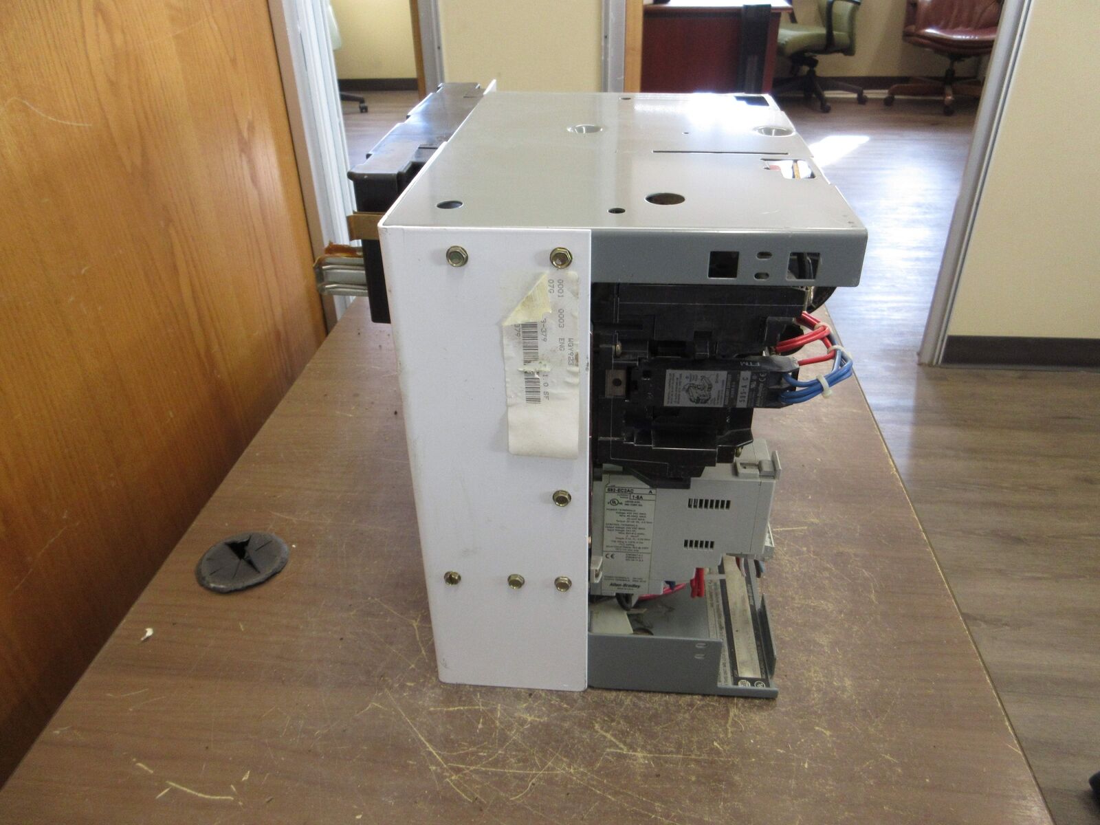 Allen-Bradley Size 1 MCC Bucket YUGWQY923/1AR 480V 3Ph 60Hz 120V Coil w/ Door