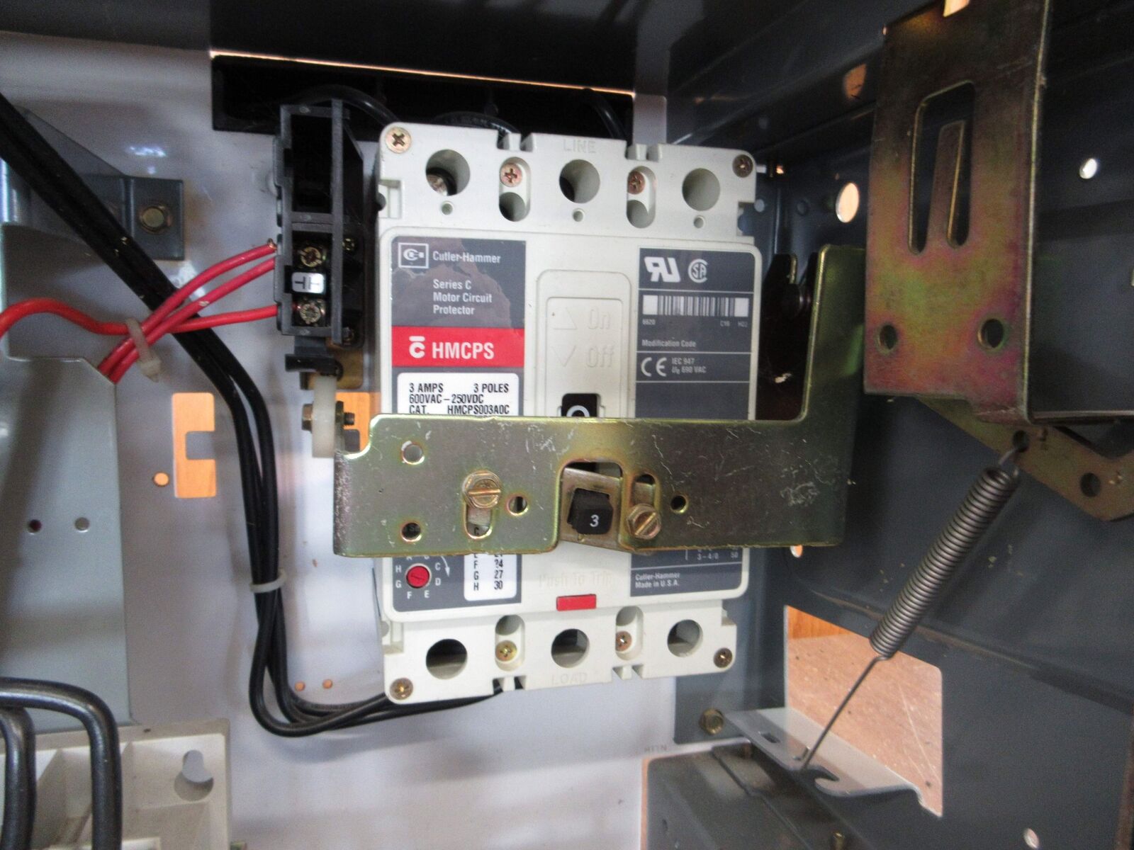 Allen-Bradley Size 1 MCC Bucket YUGWQY923/1AR 480V 3Ph 60Hz 120V Coil w/ Door