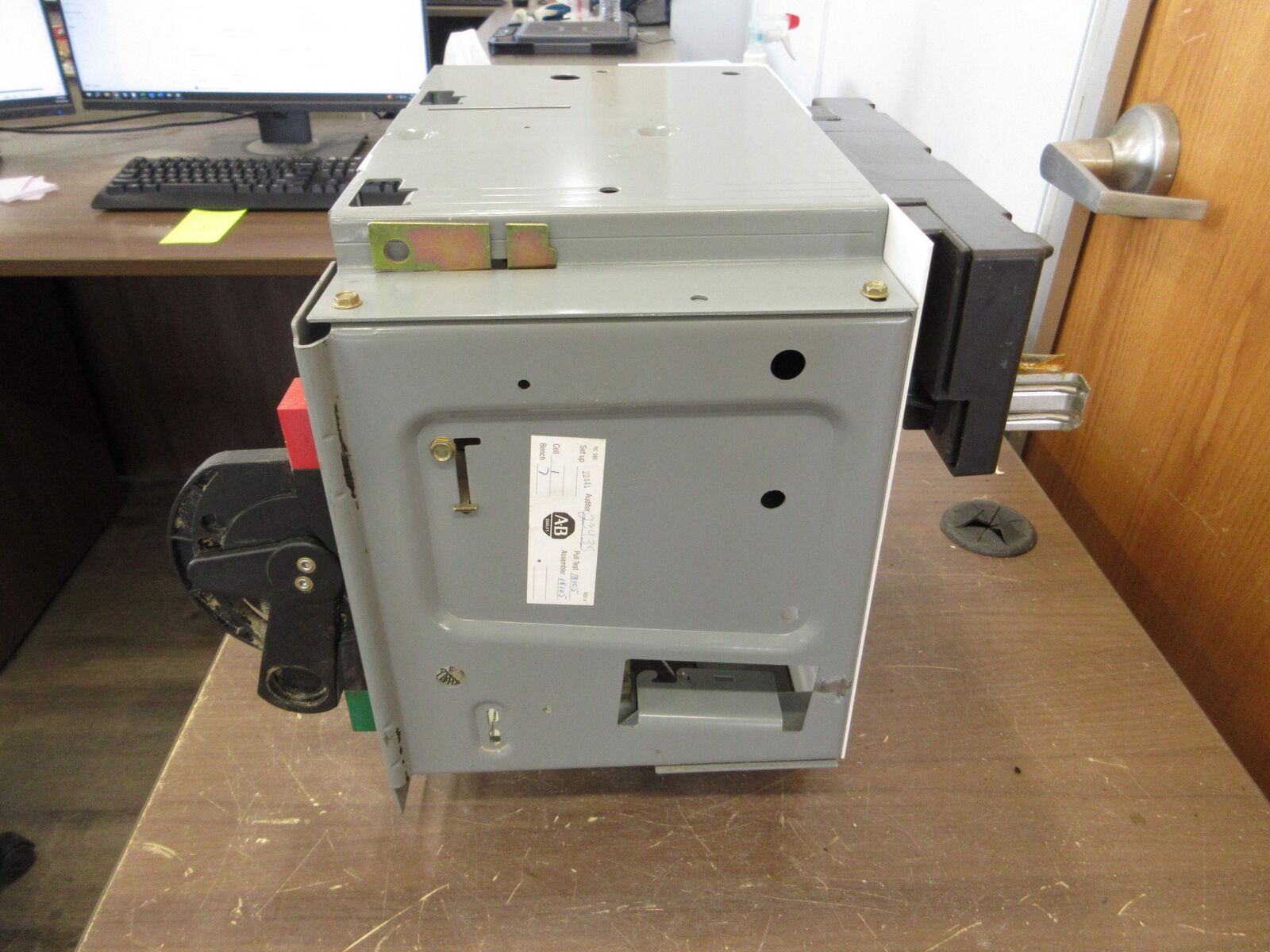 Allen-Bradley Size 1 MCC Bucket YUGWQY923/1AR 480V 3Ph 60Hz 120V Coil w/ Door