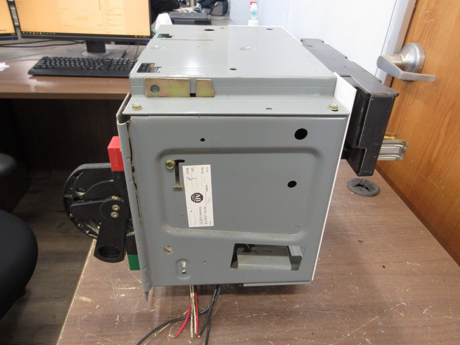 Allen-Bradley Size 1 MCC Bucket YUGWQY923/1AT 480V 3Ph 60Hz 120V Coil w/ Door