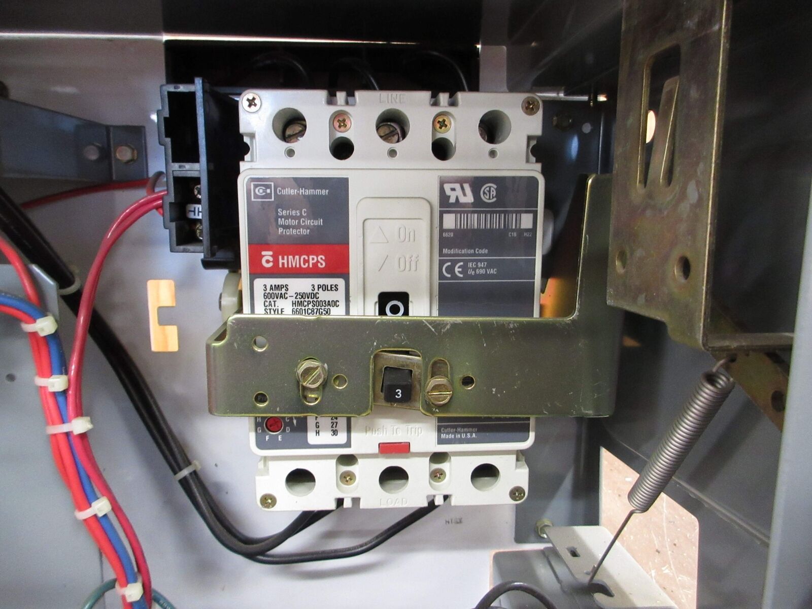 Allen-Bradley Size 1 MCC Bucket YUGWQY923/1AT 480V 3Ph 60Hz 120V Coil w/ Door