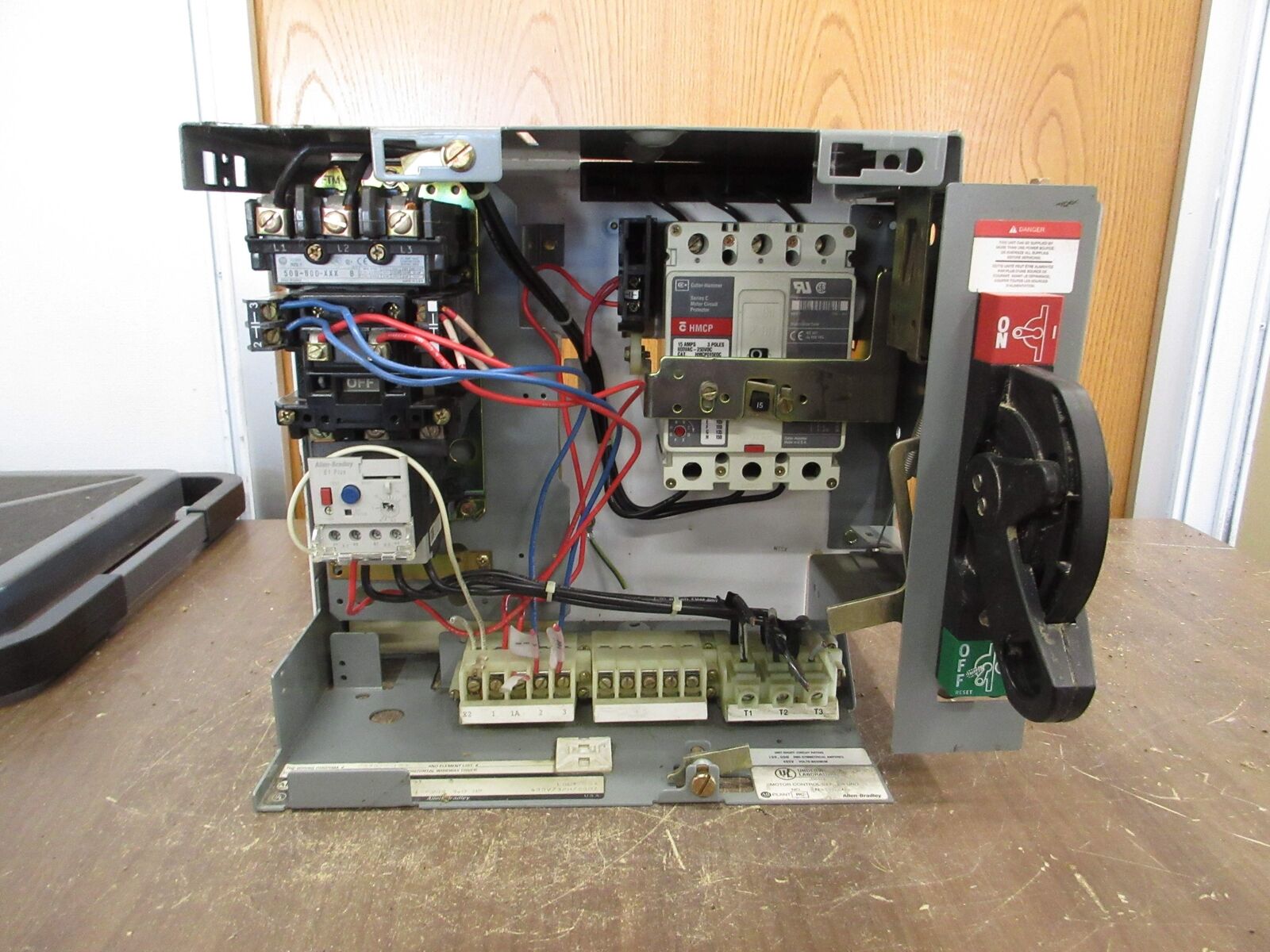 Allen-Bradley Size 1 MCC Bucket YUGWQY923/1AV 480V 3Ph 60Hz 120V Coil w/ Door