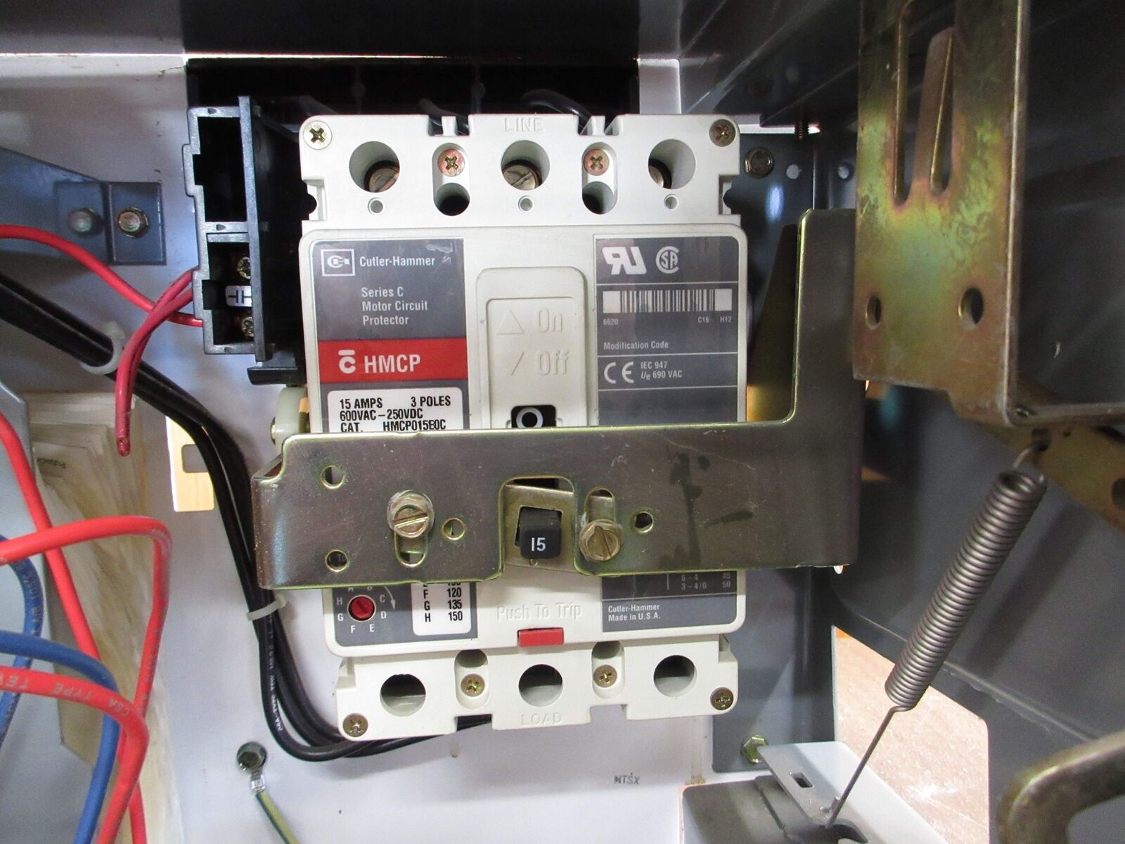 Allen-Bradley Size 1 MCC Bucket YUGWQY923/1AV 480V 3Ph 60Hz 120V Coil w/ Door