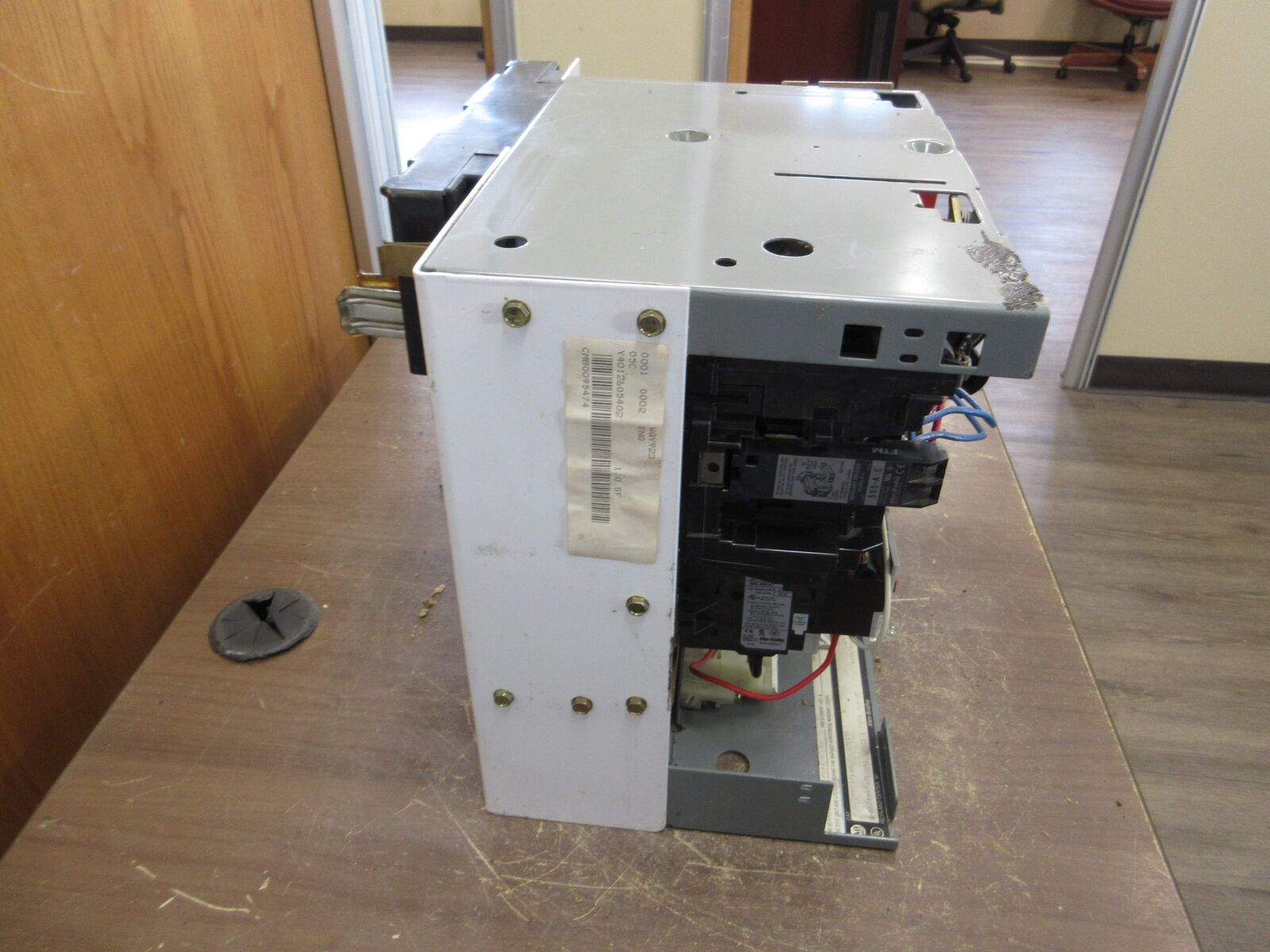 Allen-Bradley Size 1 MCC Bucket YUGWQY923/1AV 480V 3Ph 60Hz 120V Coil w/ Door