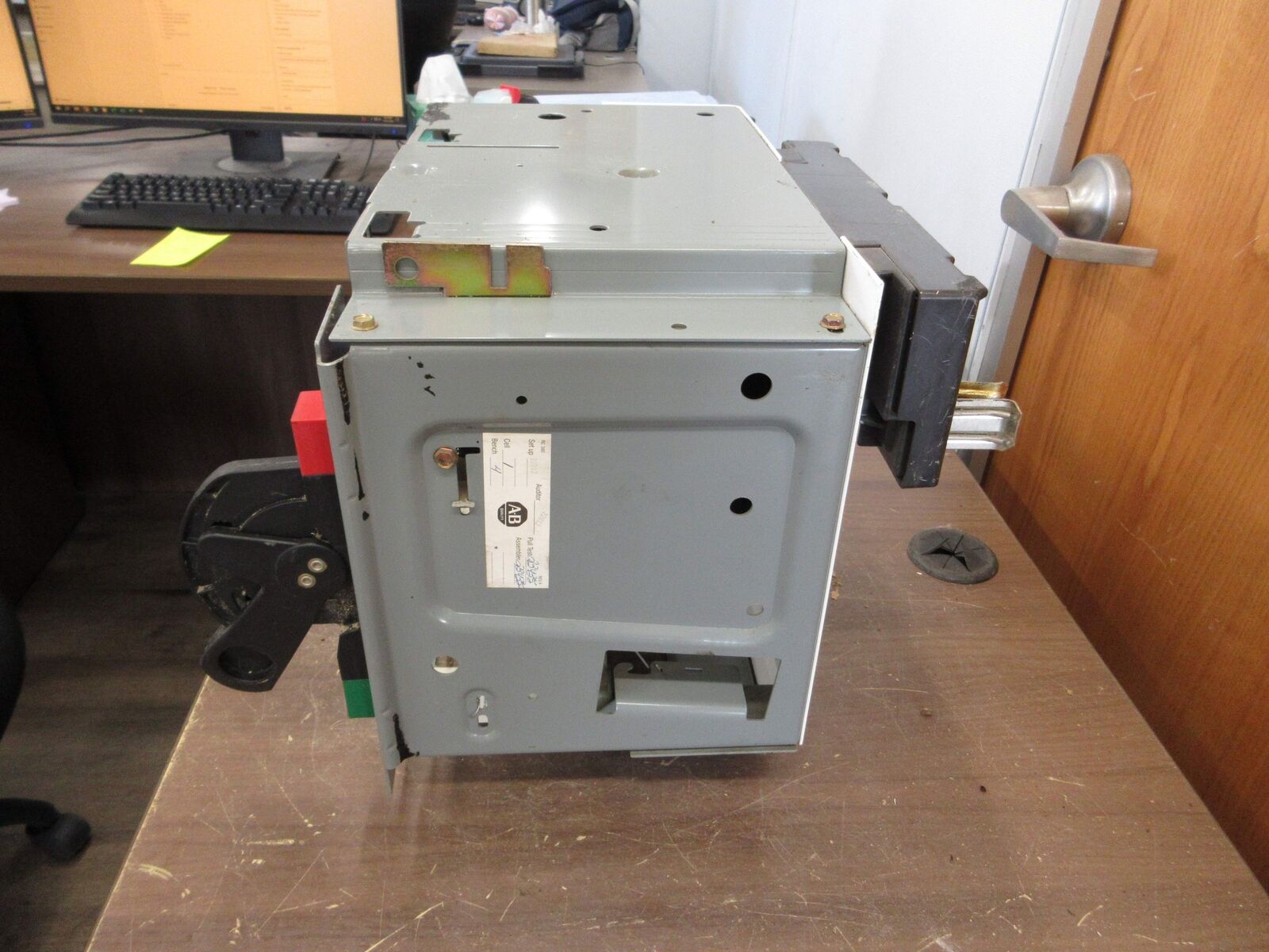 Allen-Bradley Size 1 MCC Bucket YUGWQY923/1AV 480V 3Ph 60Hz 120V Coil w/ Door