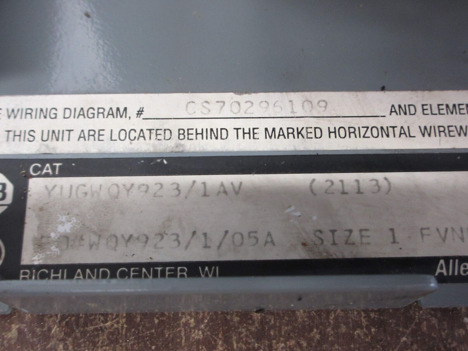 Allen-Bradley Size 1 MCC Bucket YUGWQY923/1AV 480V 3Ph 60Hz 120V Coil w/ Door