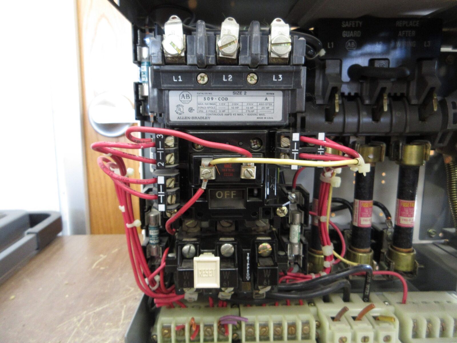Allen-Bradley Size 2 MCC Bucket 2112B-CDB-4R-6P-25R-9000 480V 3Ph 60Hz 120V Coil