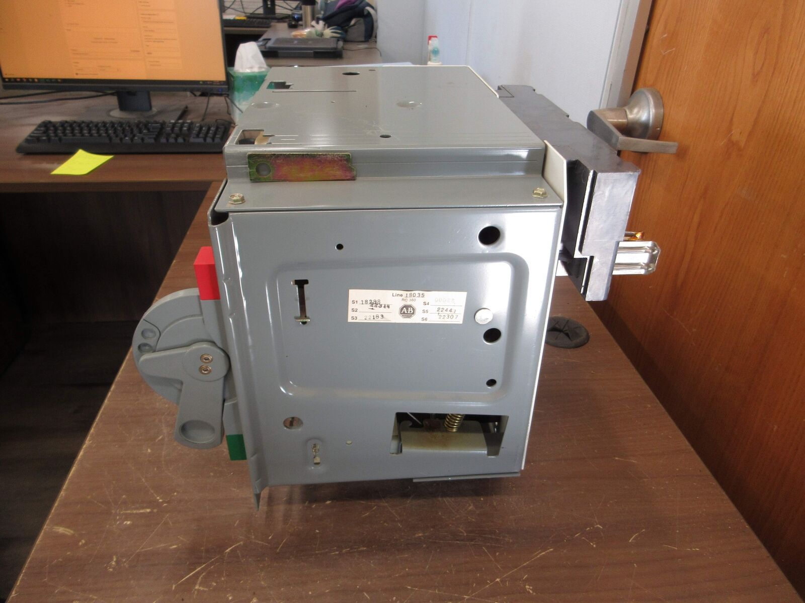 Allen-Bradley Size 2 MCC Bucket 2112B-CDB-4R-6P-25R-9000 480V 3Ph 60Hz 120V Coil