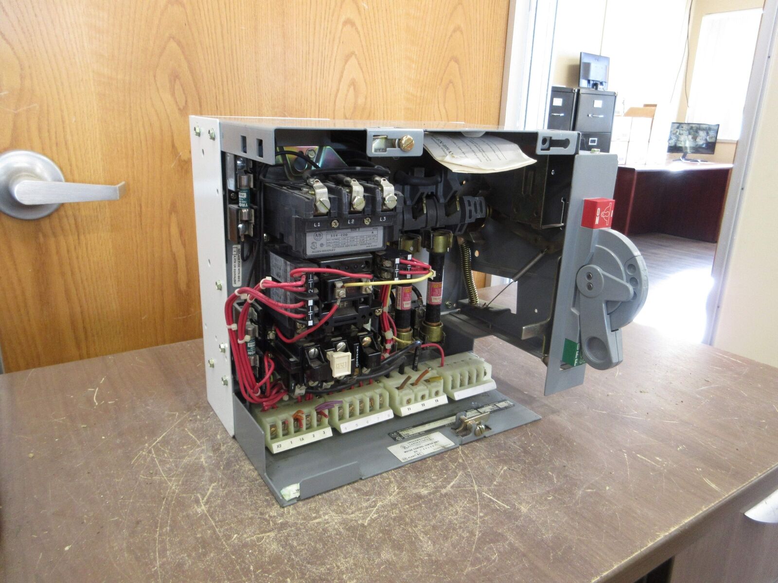 Allen-Bradley Size 2 MCC Bucket 2112B-CDB-4R-6P-25R-9000 480V 3Ph 60Hz 120V Coil