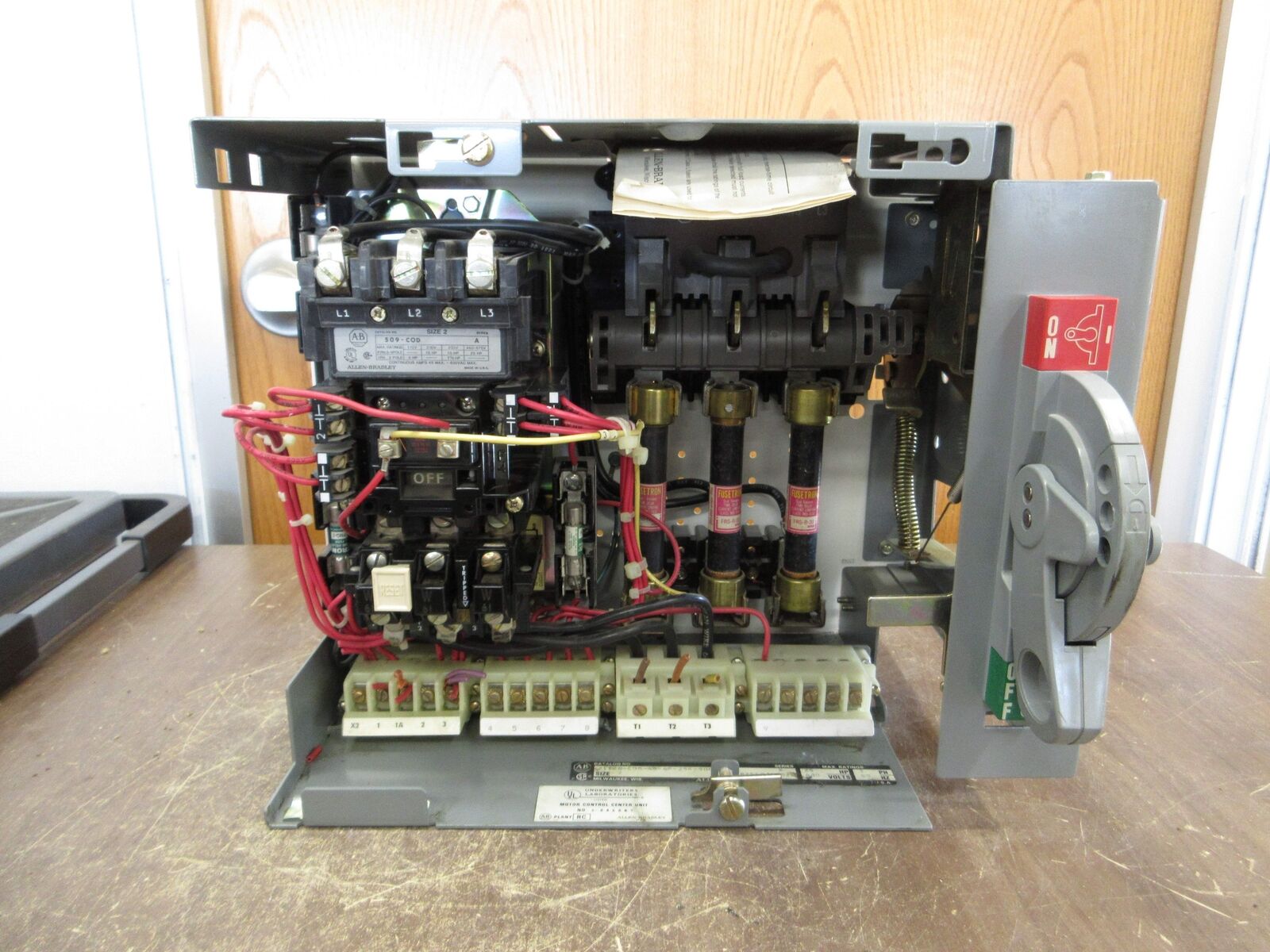 Allen-Bradley Size 2 MCC Bucket 2112B-CDB-4R-6P-25R-9000 480V 3Ph 60Hz 120V Coil