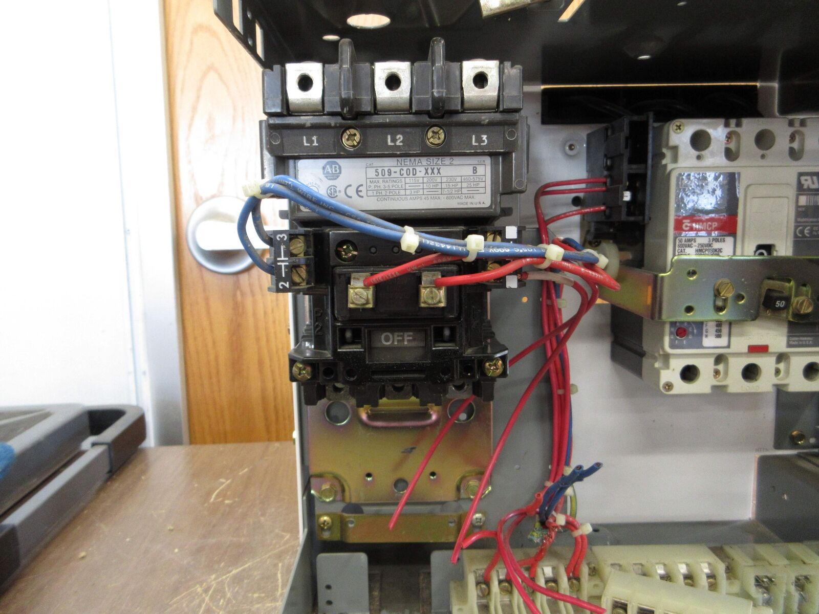 Allen-Bradley Size 2 MCC Bucket YUGWQY923/1AW 480V 3Ph 60Hz 120V Coil w/ Door