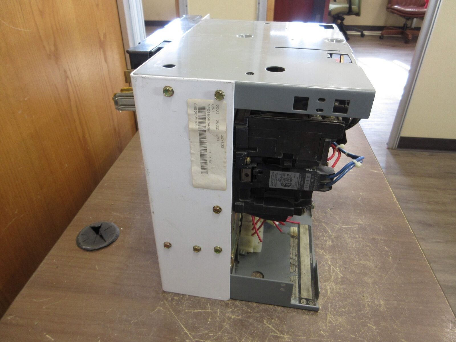 Allen-Bradley Size 2 MCC Bucket YUGWQY923/1AW 480V 3Ph 60Hz 120V Coil w/ Door